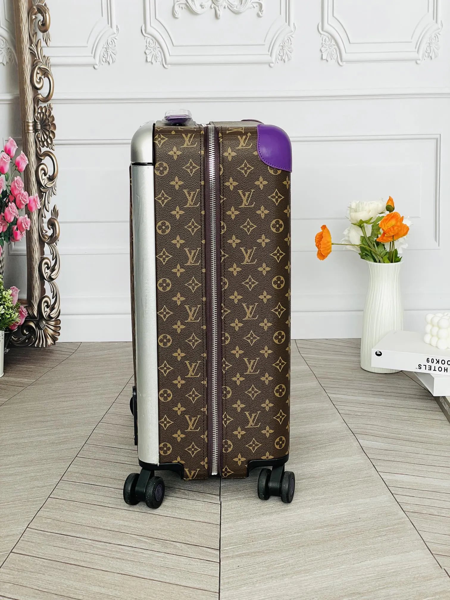 LV 老花 帆布 行李箱 旅行拉杆款 輕便出行款(數字4) LV 老花 帆布 行李箱 旅行拉杆款 輕便出行款(數字4)