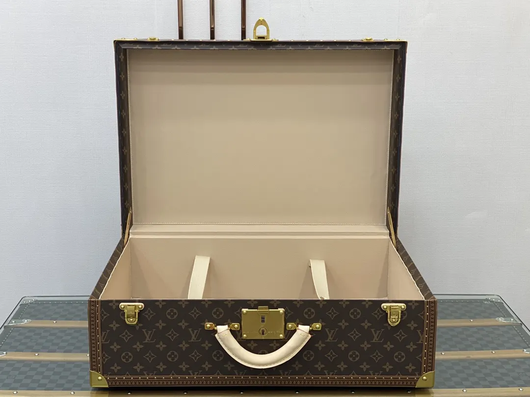 LV 金色 帆布 硬箱 纯铜五金 硬箱 著名的 行李箱 旅行拉杆款 轻便出行款