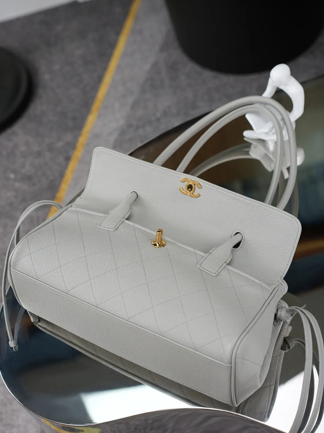Chanel White Blue Hobo Shoulder Bag Vintage Leather