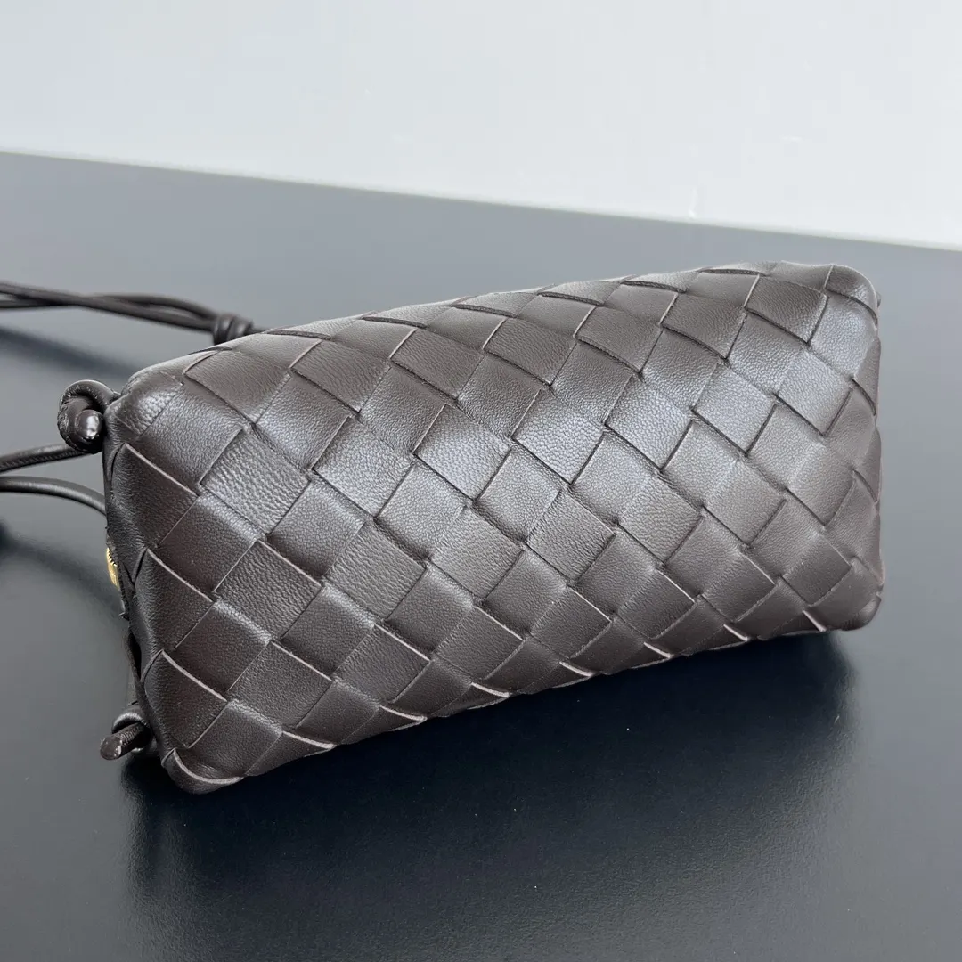 Bottega Veneta 腋下包 復古腋下背款