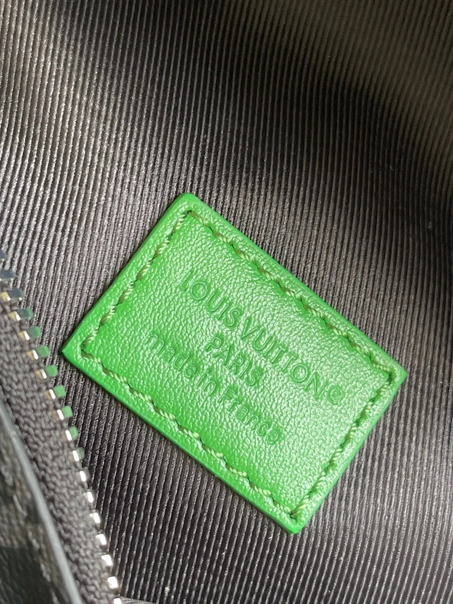 綠色 帆布 造型符合人体工学 理 并 可调节的包带 既可环于腰 腰包 休閒腰包款