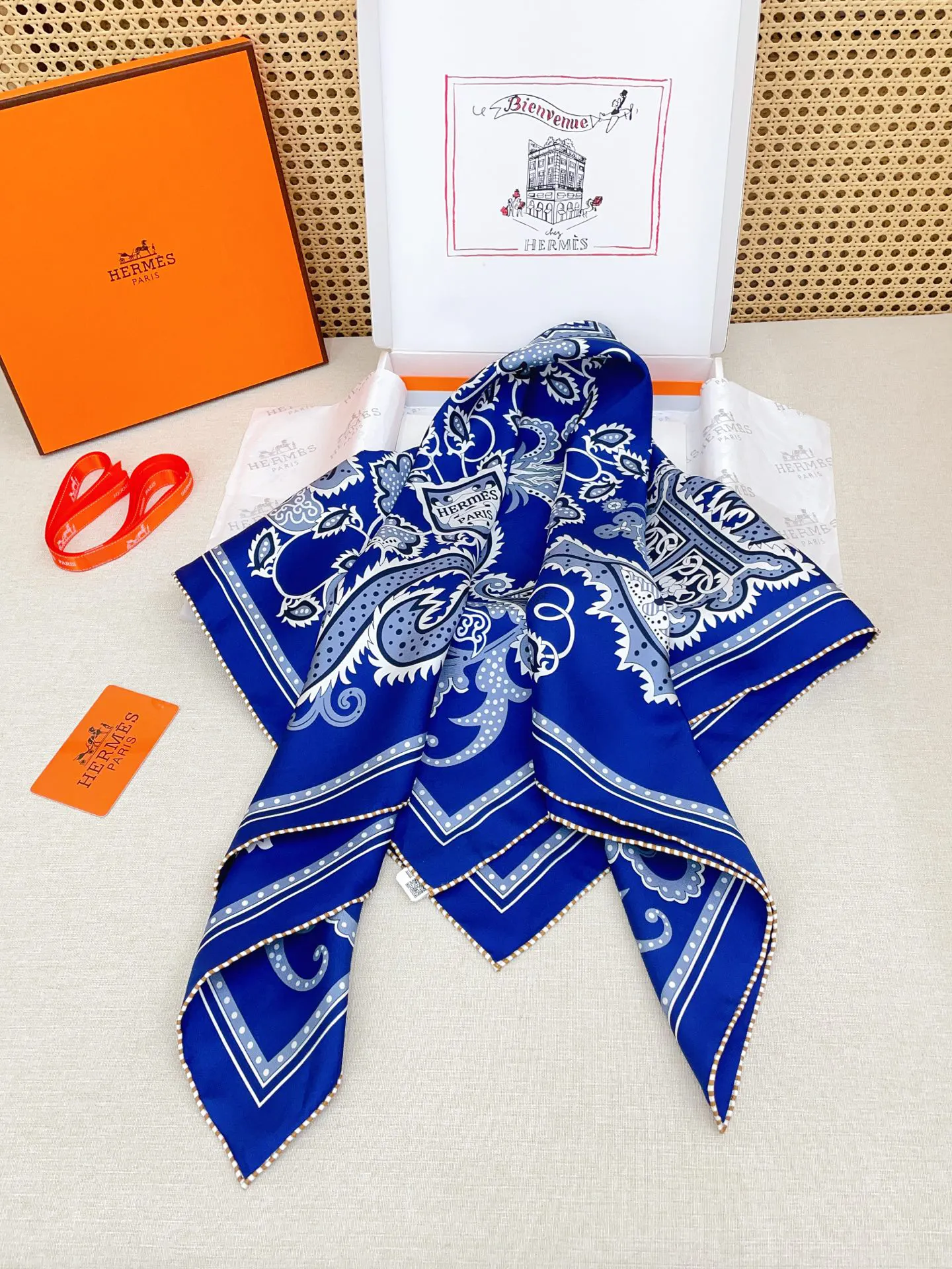 Hermès 丝巾 精致配飾(數字5) Hermès 丝巾 精致配飾(數字5)