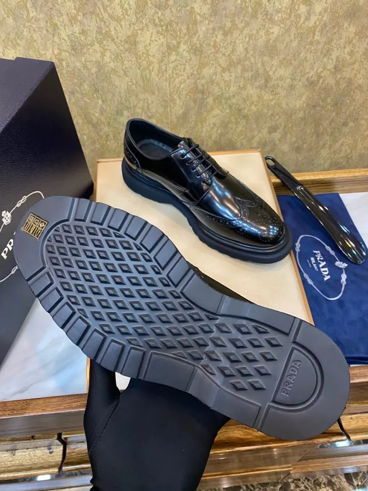 PRADA 牛皮 休闲鞋 舒适百搭款