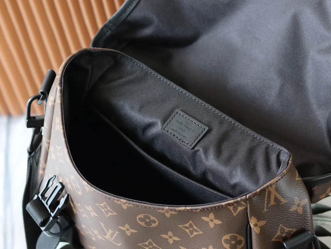 Louis Vuitton Monogram Organizer Pouch Travel Canvas Image 9 Louis Vuitton Monogram Organizer Pouch Travel Canvas Image 9