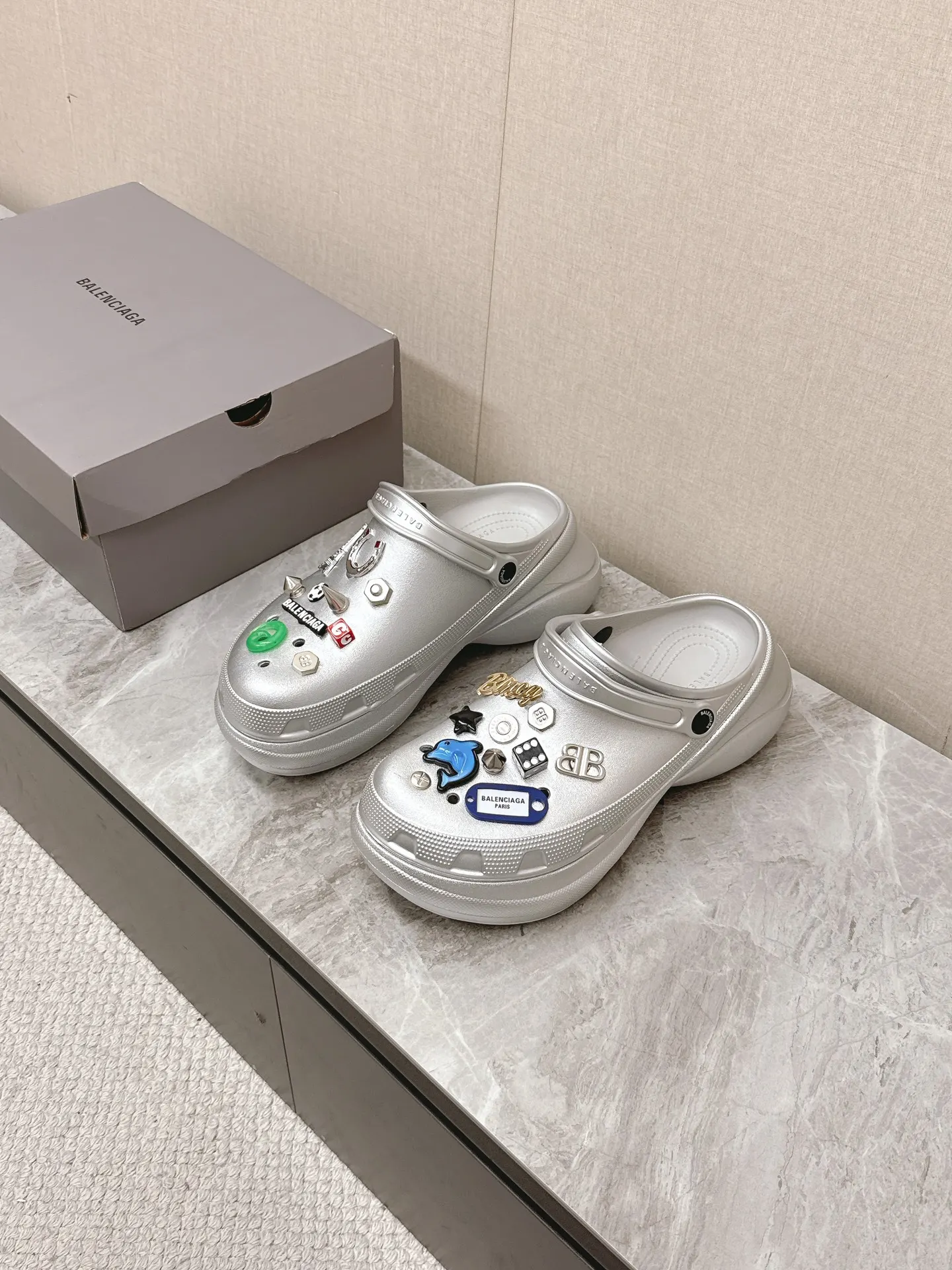 Balenciaga 金扣 运动鞋