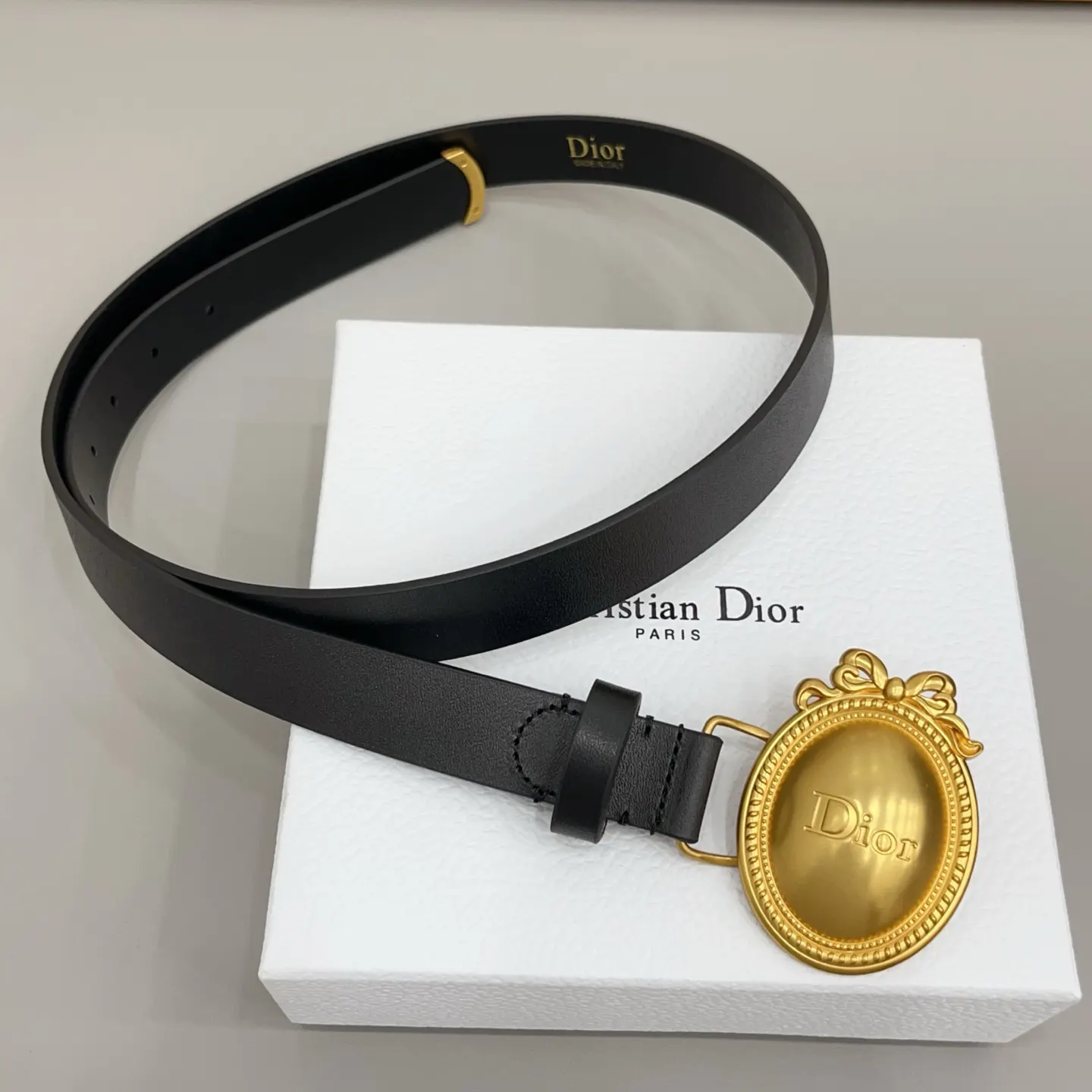 Dior 黑色小牛皮裙装 精致穿搭款