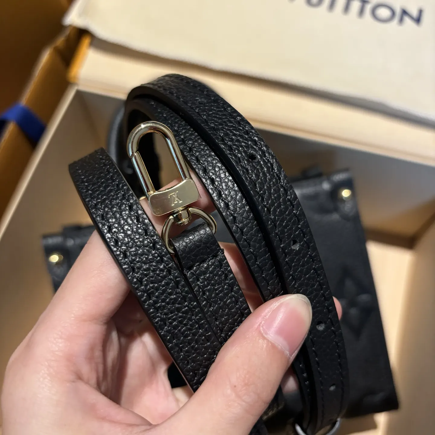 黑皮Onthego 客户定制的渠道尾单 链条包 精致链条款