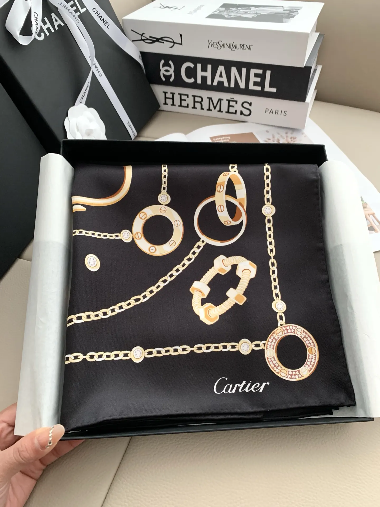 Chanel 丝巾 优雅搭配