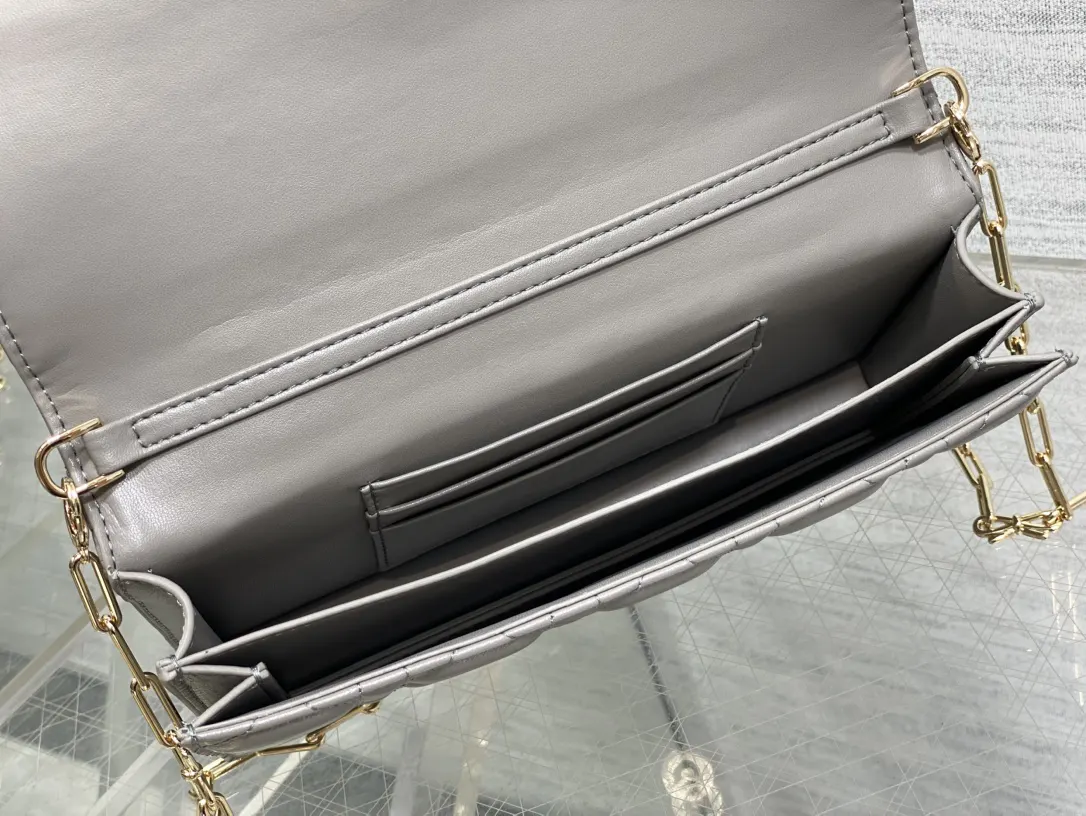 Dior 灰色 皮革 手拿包