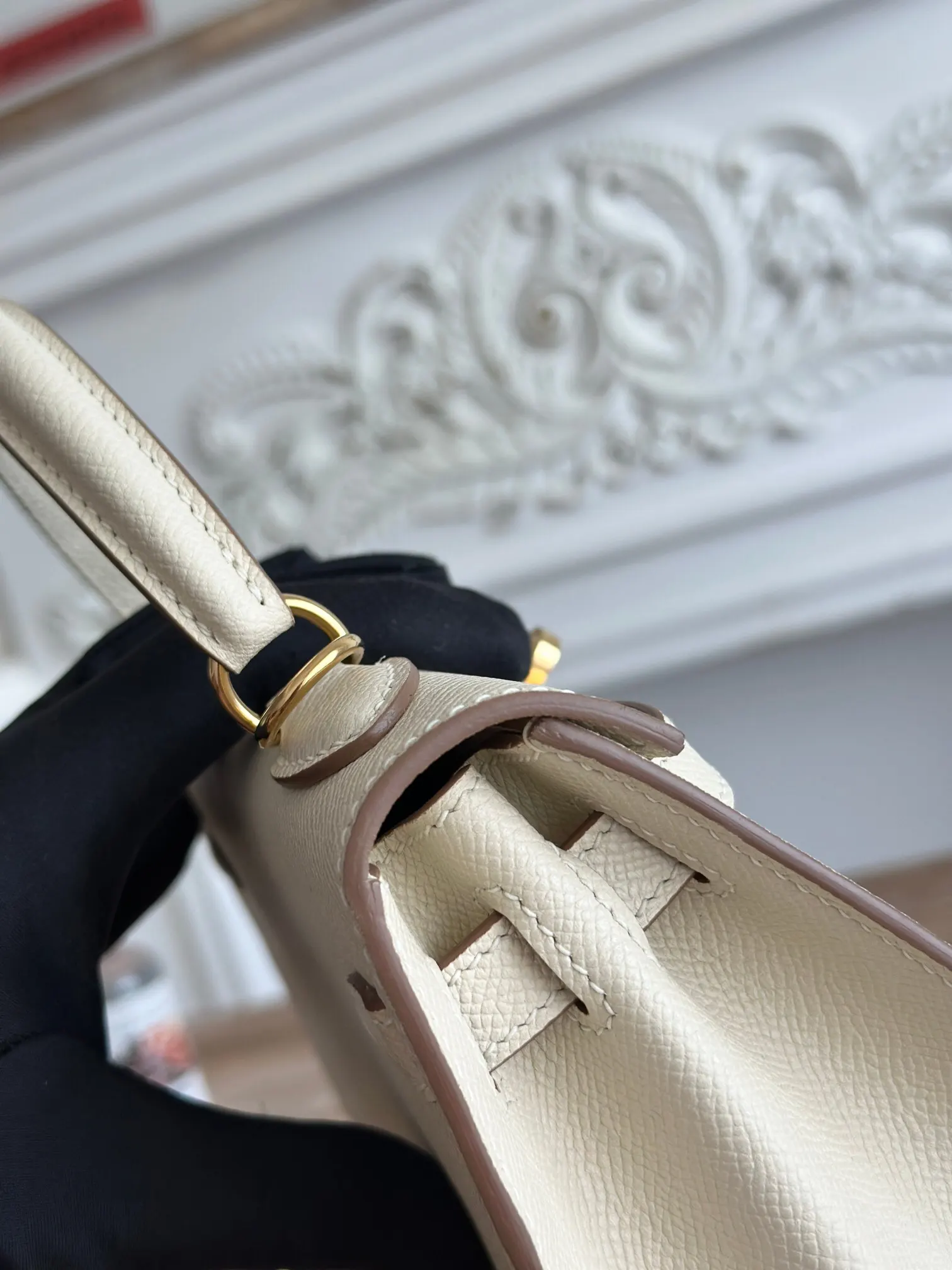 Hermès Kelly Top Handle Bag Classic Leather