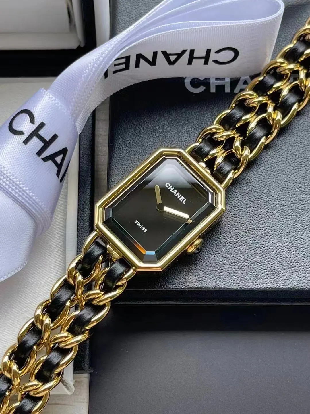 CHANEL 牛皮 中古方糖黑金黑銀牛皮鏈條手錶 一款秋冬 鏈條包 精致鏈條款