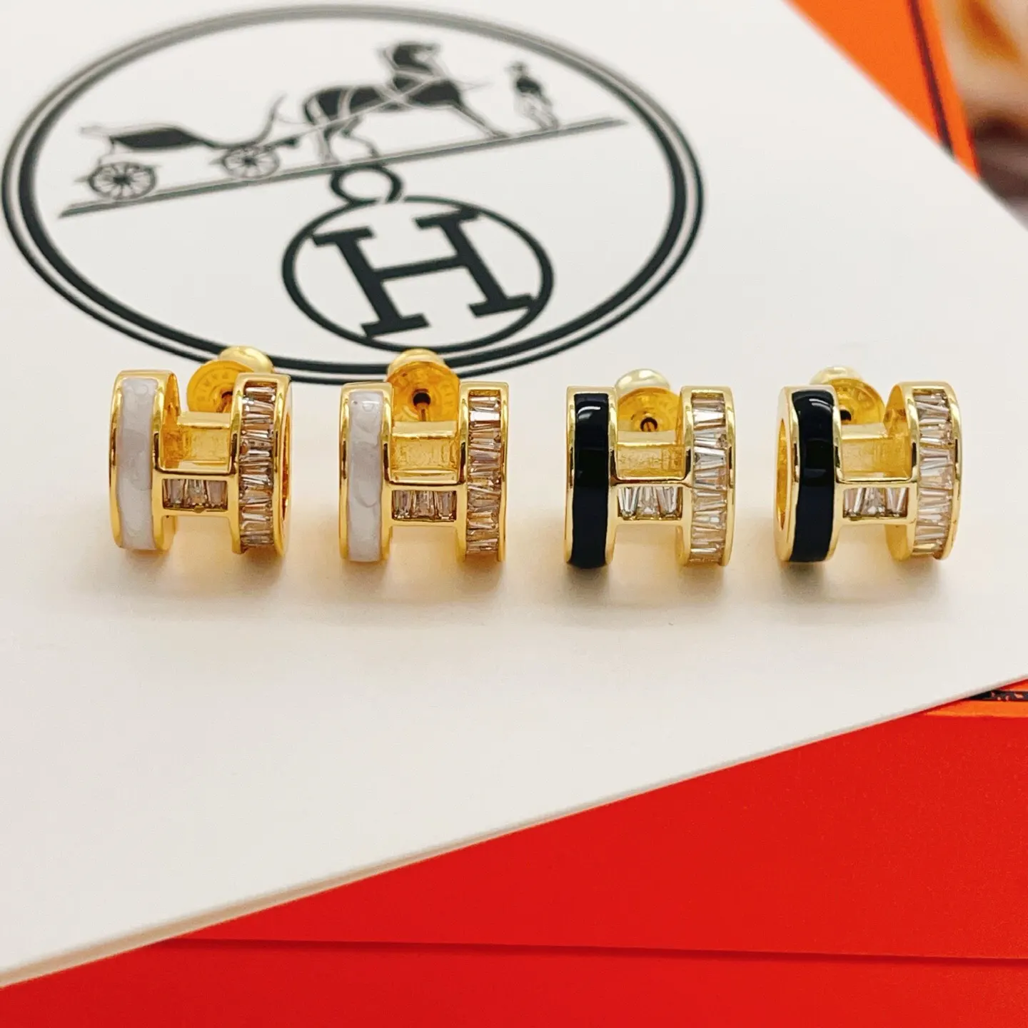 Hermes 金色 耳钉 小巧点缀款 款3