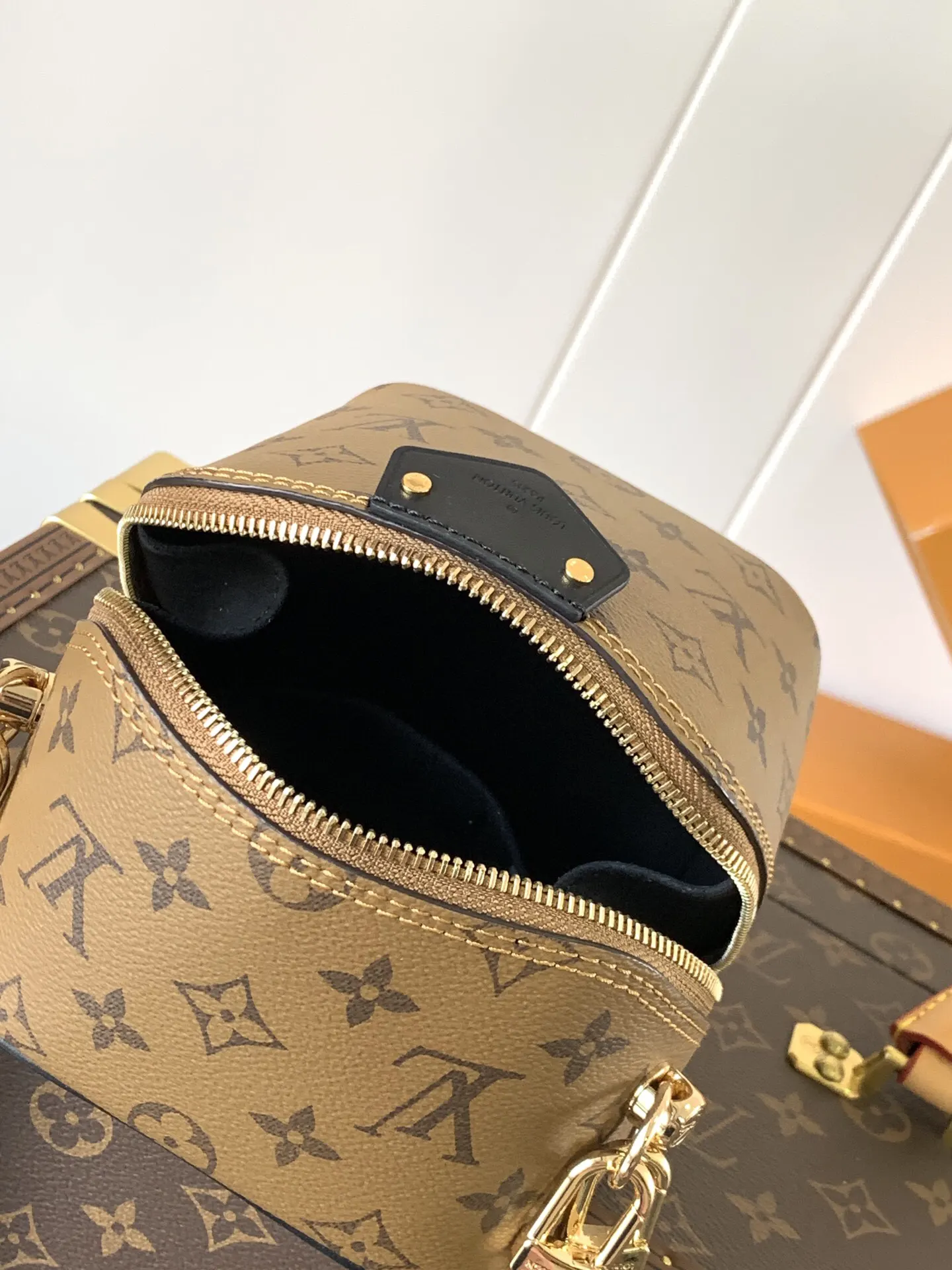 Monogram Chain Bag Leather Image 9 Monogram Chain Bag Leather Image 9