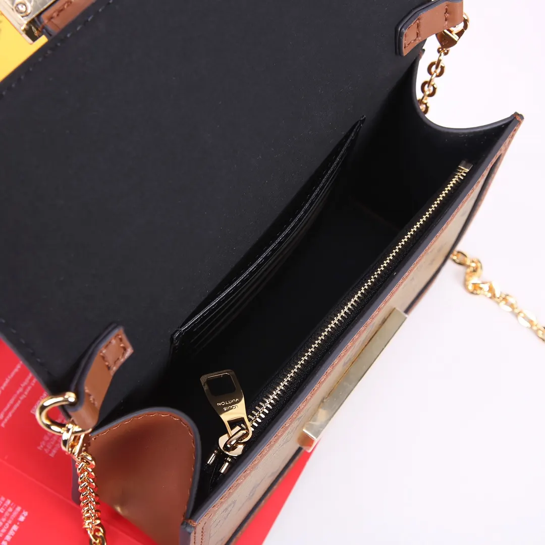Louis Vuitton Chain Bag Leather