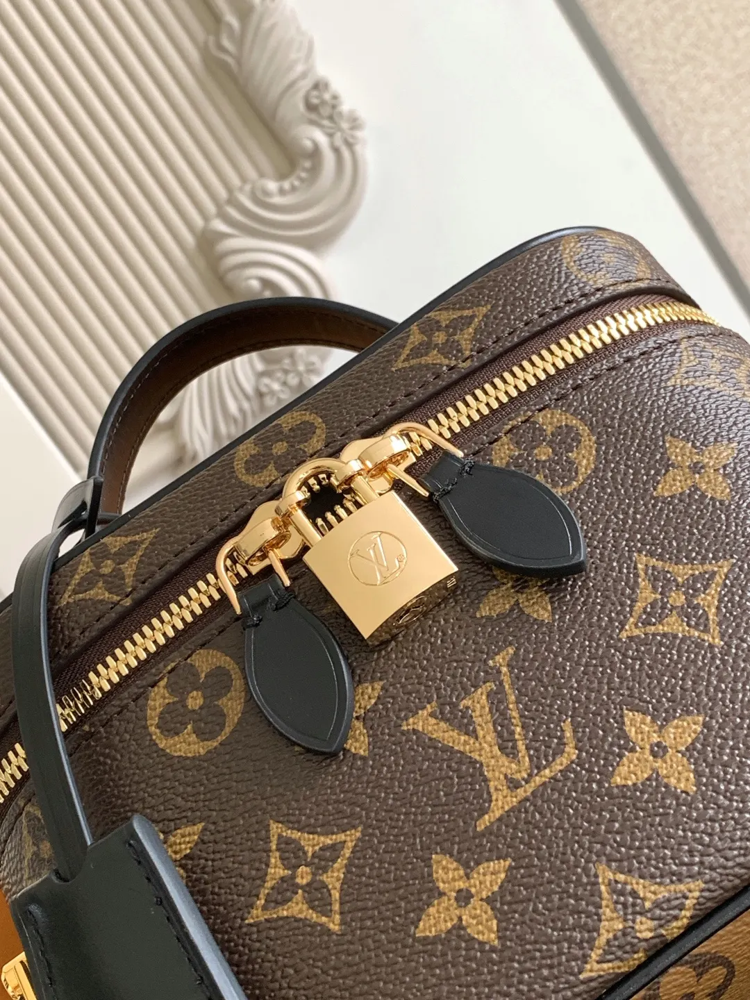 Louis Vuitton Chain Bag Canvas
