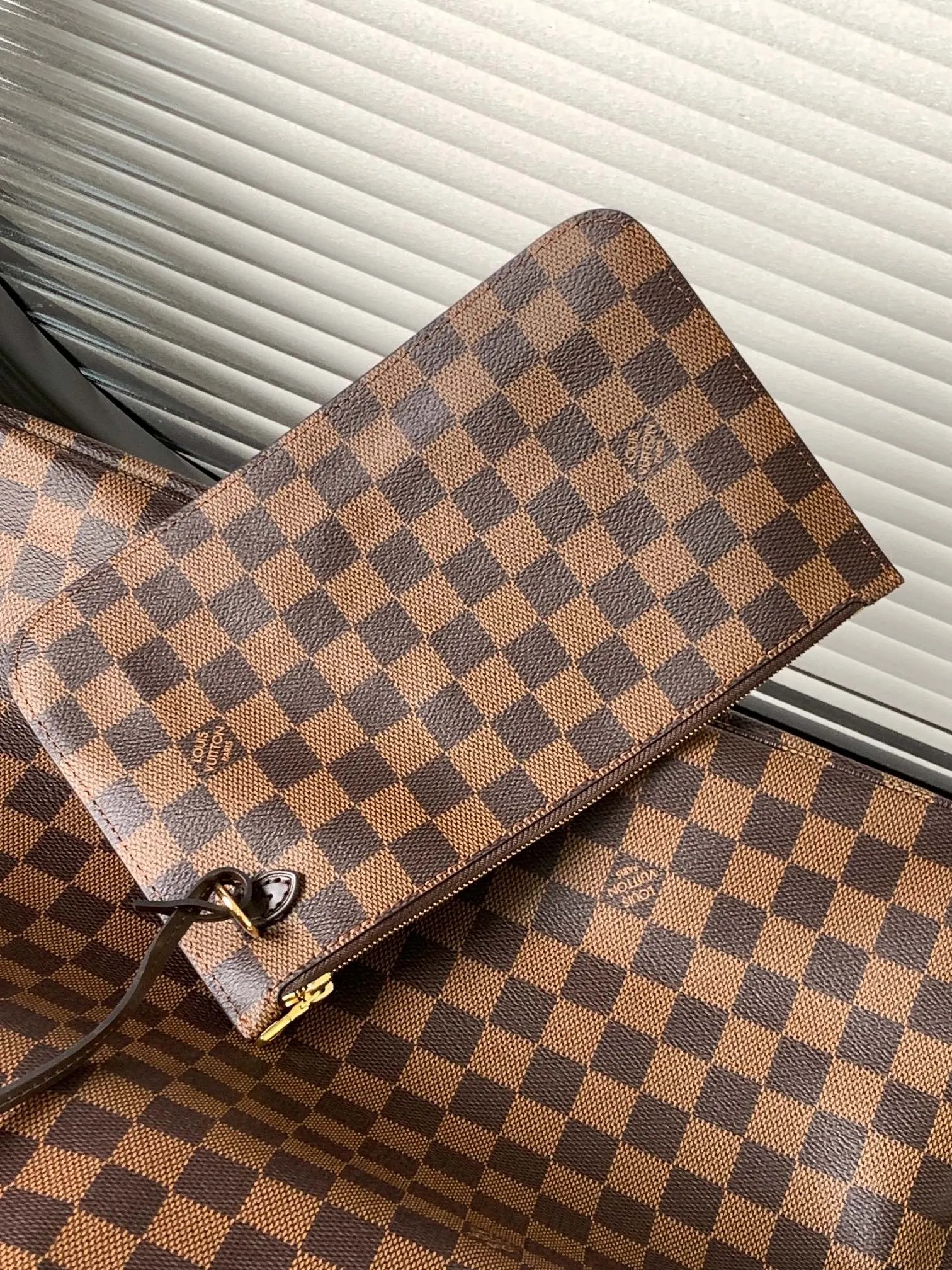 LV Neverfull 帆布 手拿包 精致手拿款