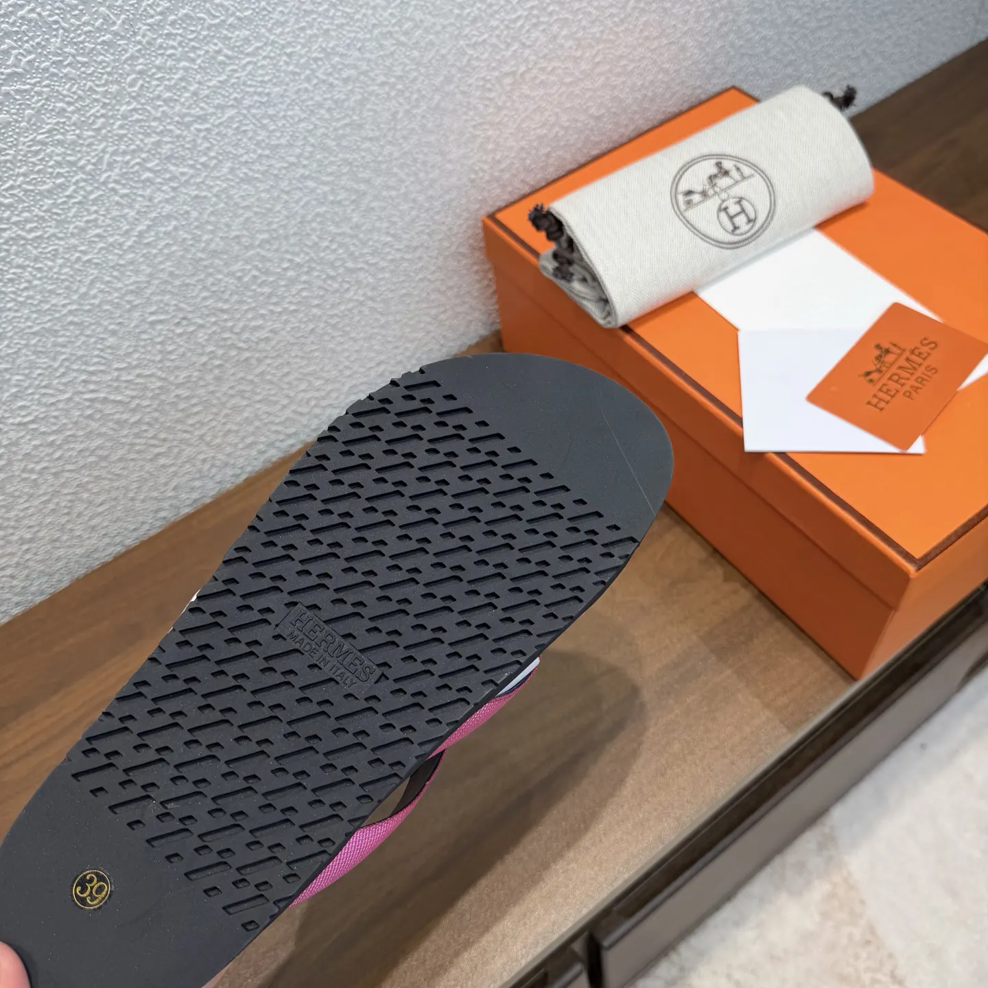 Hermès 经典 小牛皮 拖鞋 舒适