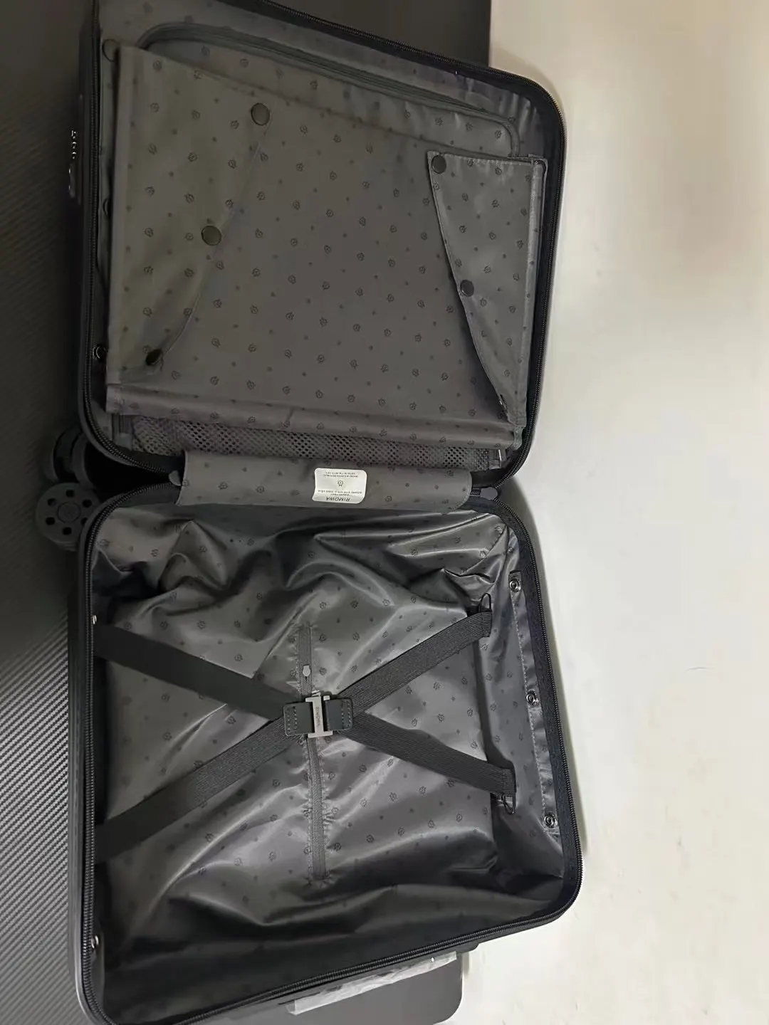 黑色 灰色 来啦来啦来啦 寸的sleeve 它来了 转圈 全 行李箱 旅行拉杆款 輕便出行款