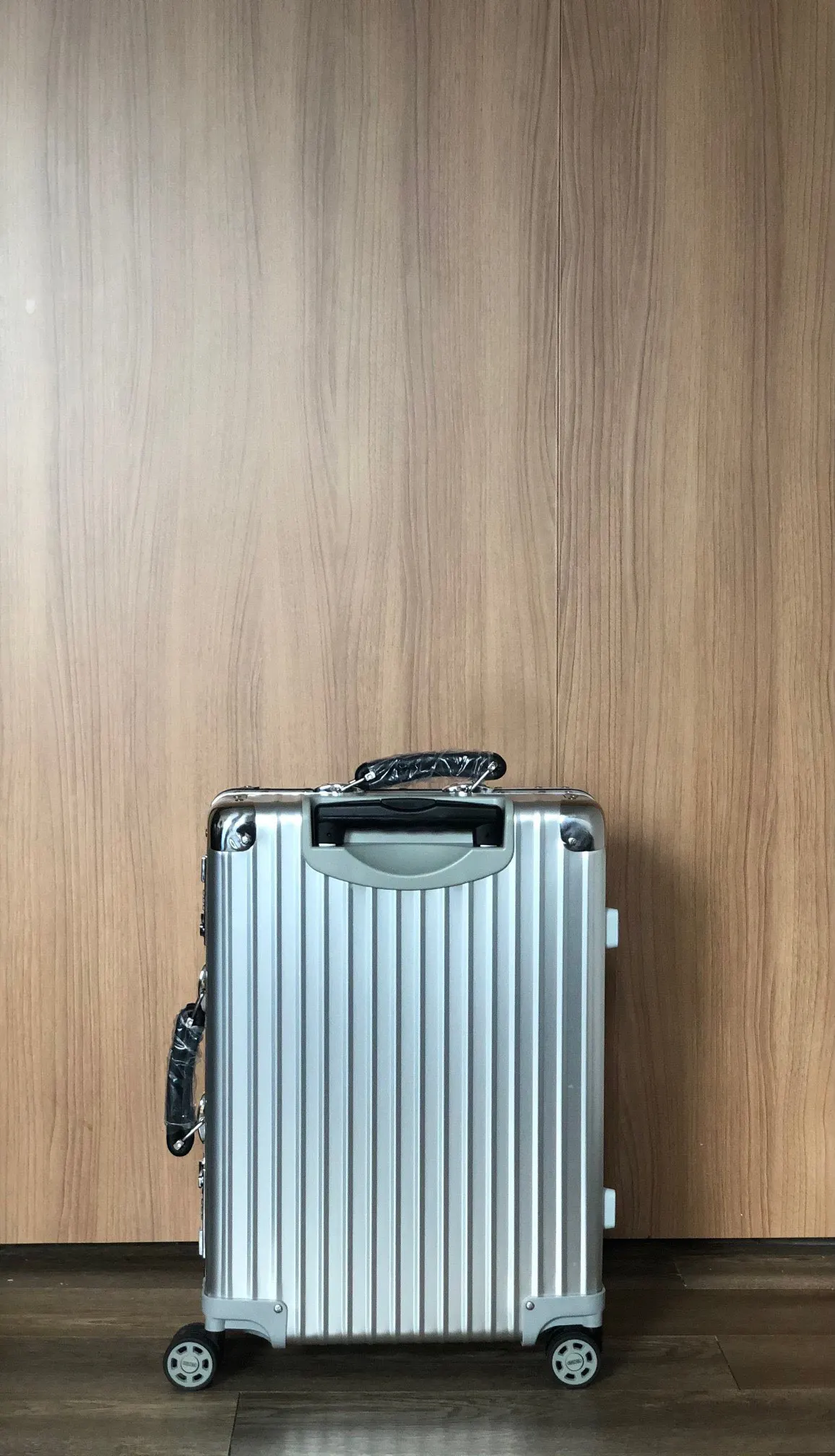 Rimowa Black Silver Suitcase Travel Lightweight