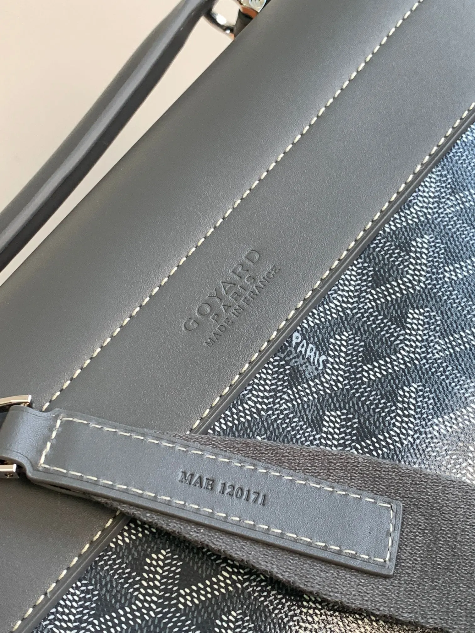 Briefcase Business Commuter Classic Leather