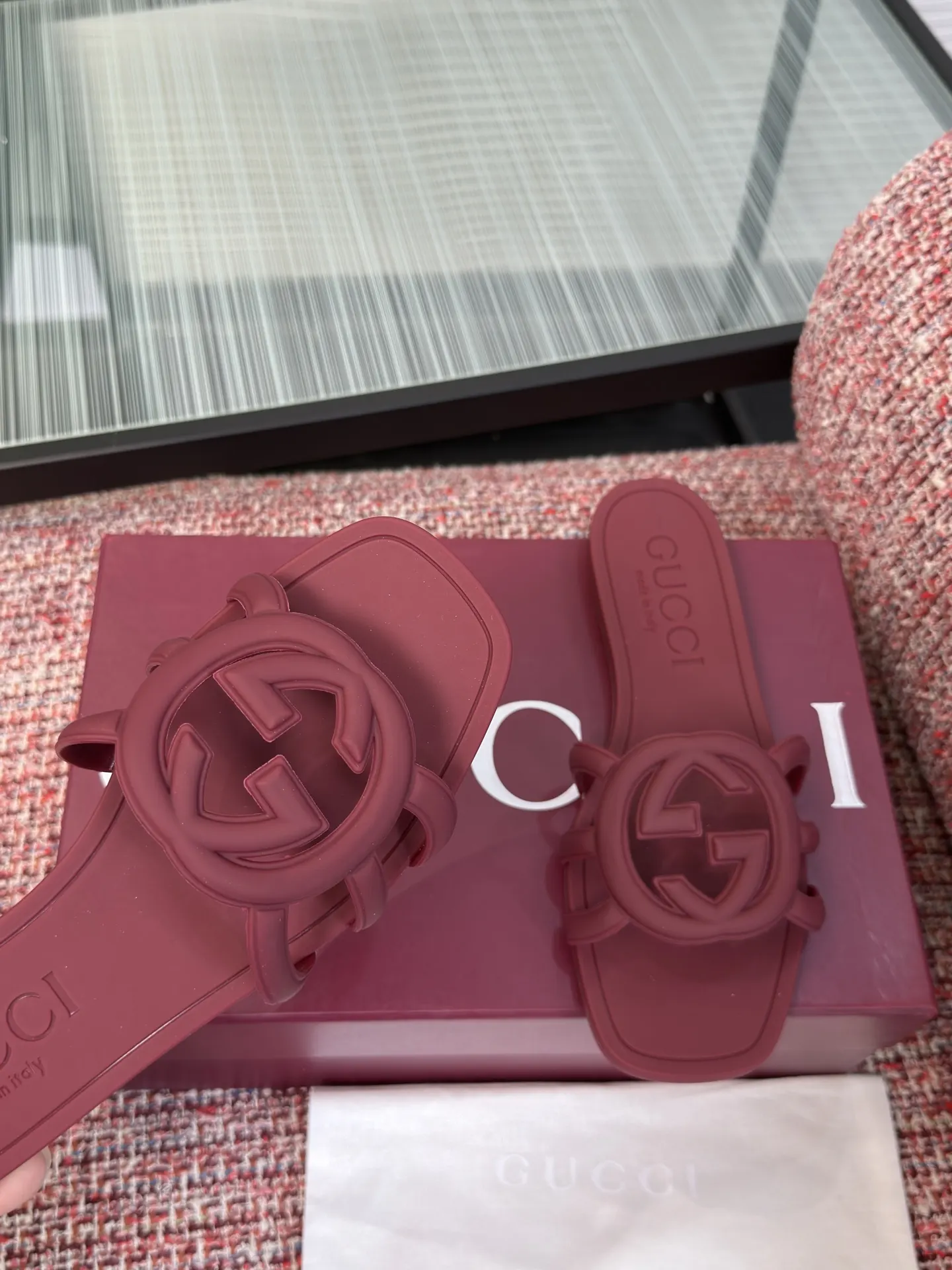 Gucci Interlocking G 酒红色凉拖 休闲款