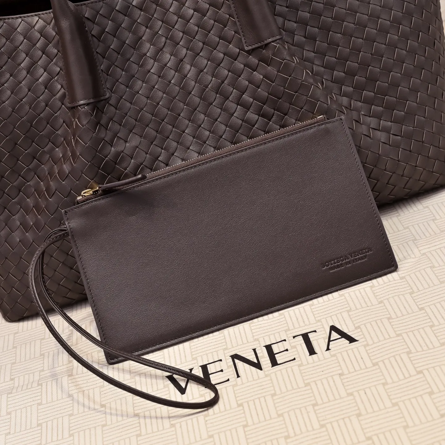 Bottega Veneta 牛皮 托特包 大容量托特款(數字7) Bottega Veneta 牛皮 托特包 大容量托特款(數字7)