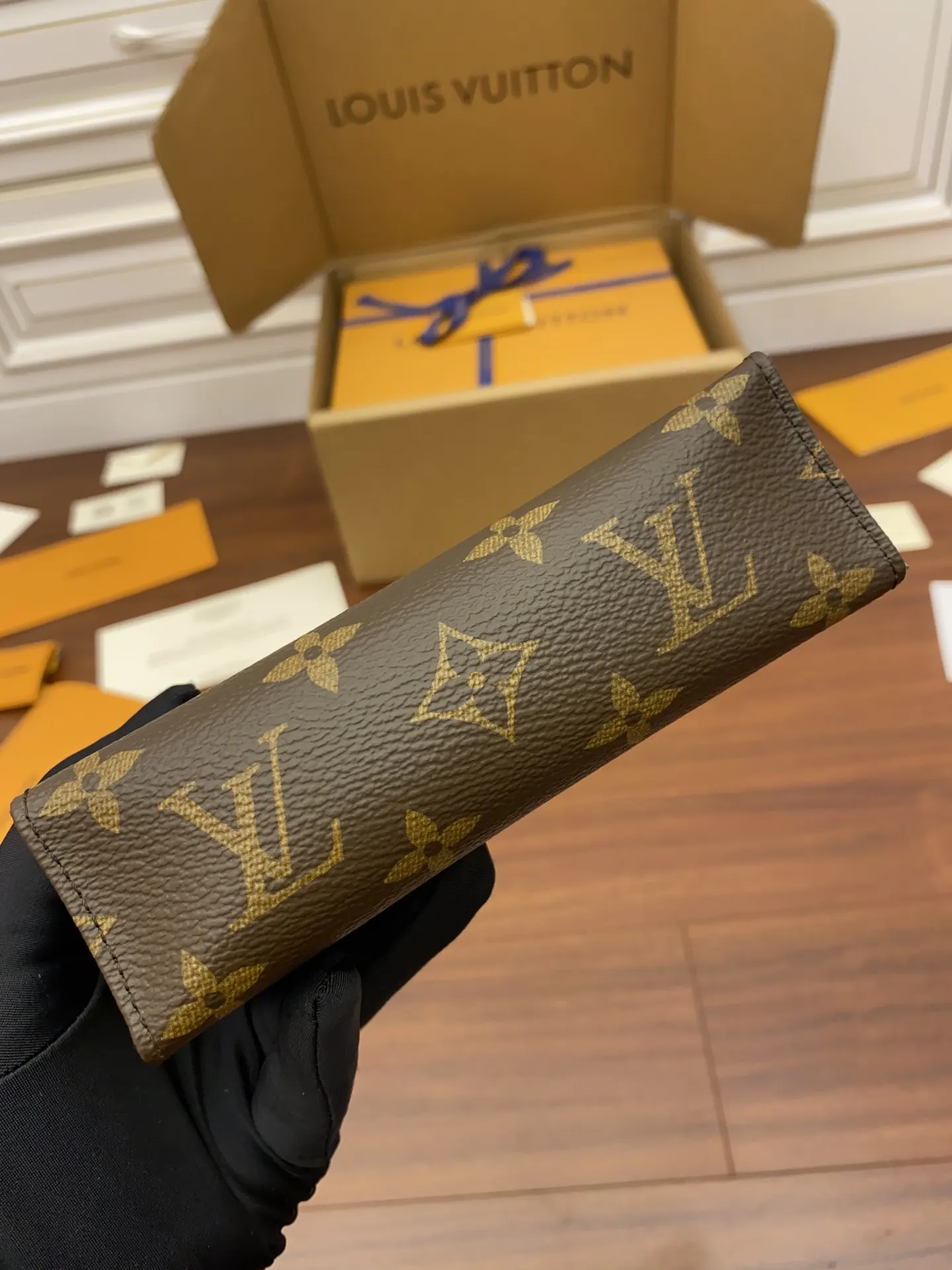 皮料是 意大利 皮料 手拿包 精致手拿款(數字9) 皮料是 意大利 皮料 手拿包 精致手拿款(數字9)