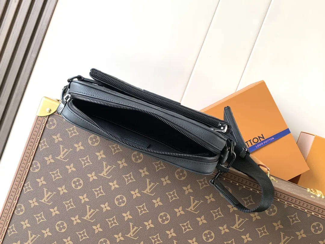 LV Trio Messenger black, messenger bag Image 8 LV Trio Messenger black, messenger bag Image 8