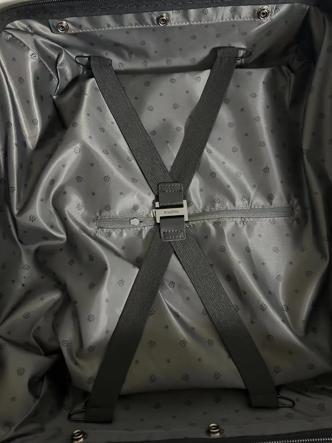 Black Gray Suitcase Travel Lightweight Image 9 Black Gray Suitcase Travel Lightweight Image 9