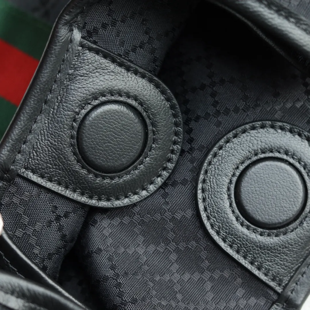 棕色 金色 帆布 秉承革新精神 Giglio 以奢华材质和丰 手拿包 精致手拿款
