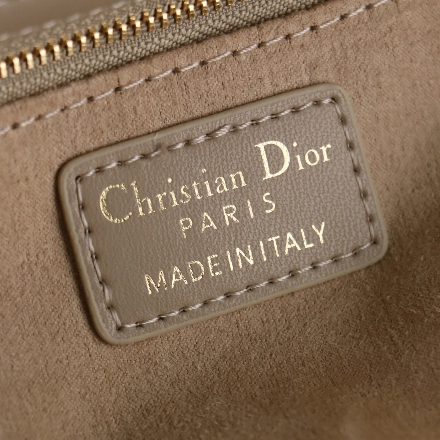 Dior Lady Dior 杏色藤格纹手提斜挎包 金扣款 经典款