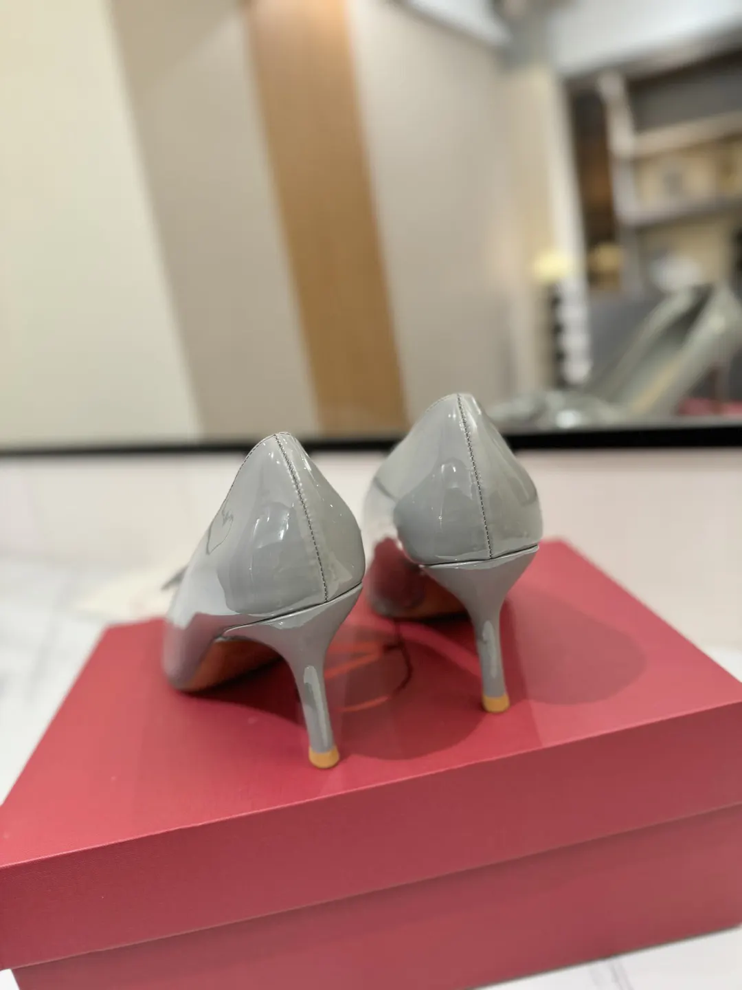 Valentino 金色 平底鞋 通勤约会款 款10