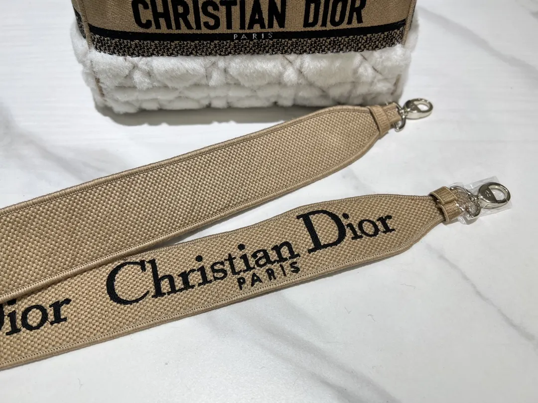 Dior 冲鸭 手提包 通勤手提款