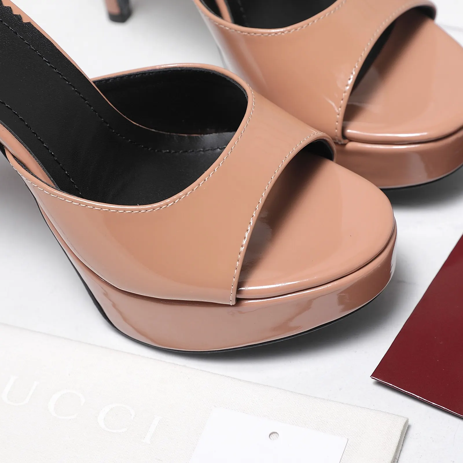 Gucci 高跟鞋