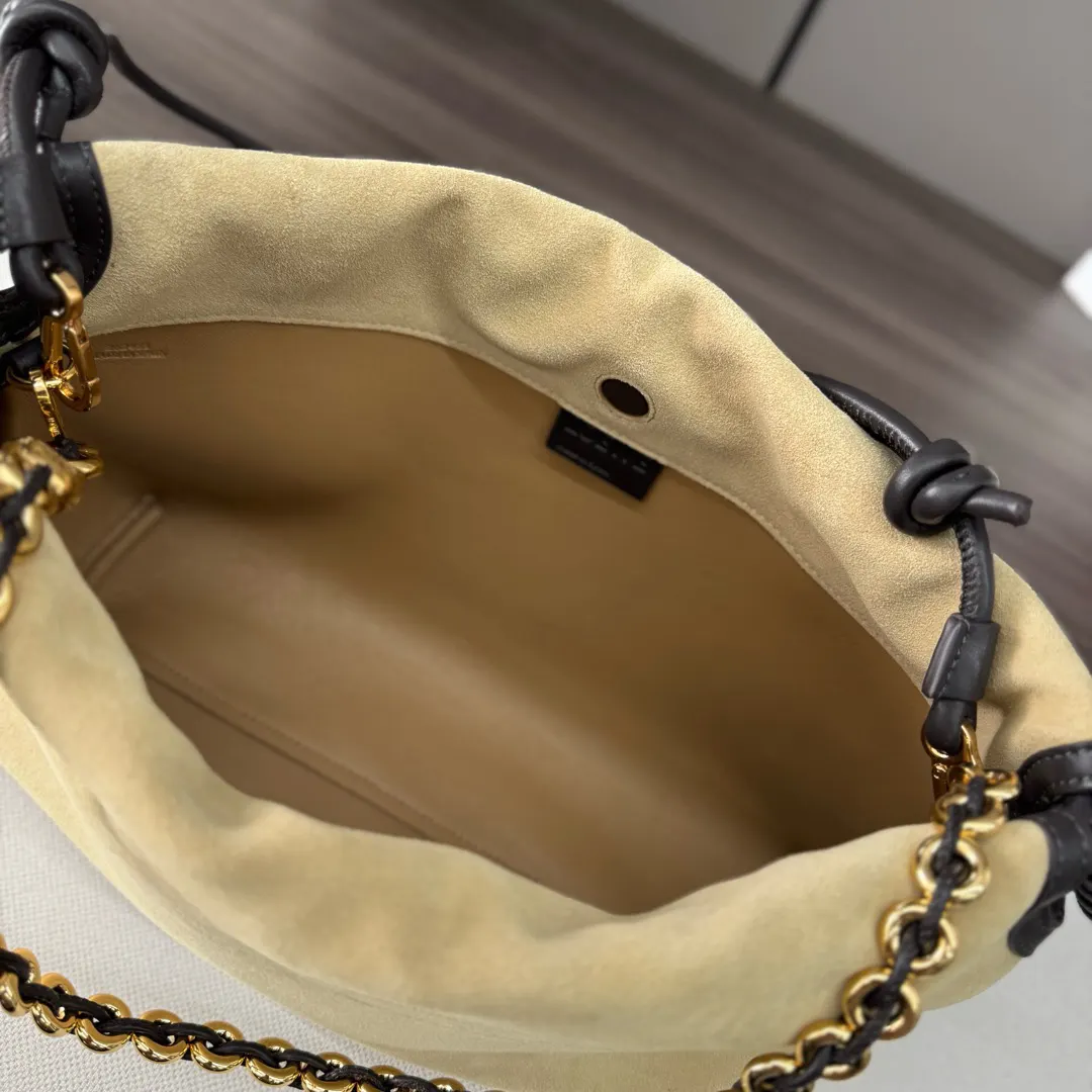 Chain Bag Image 9 Chain Bag Image 9