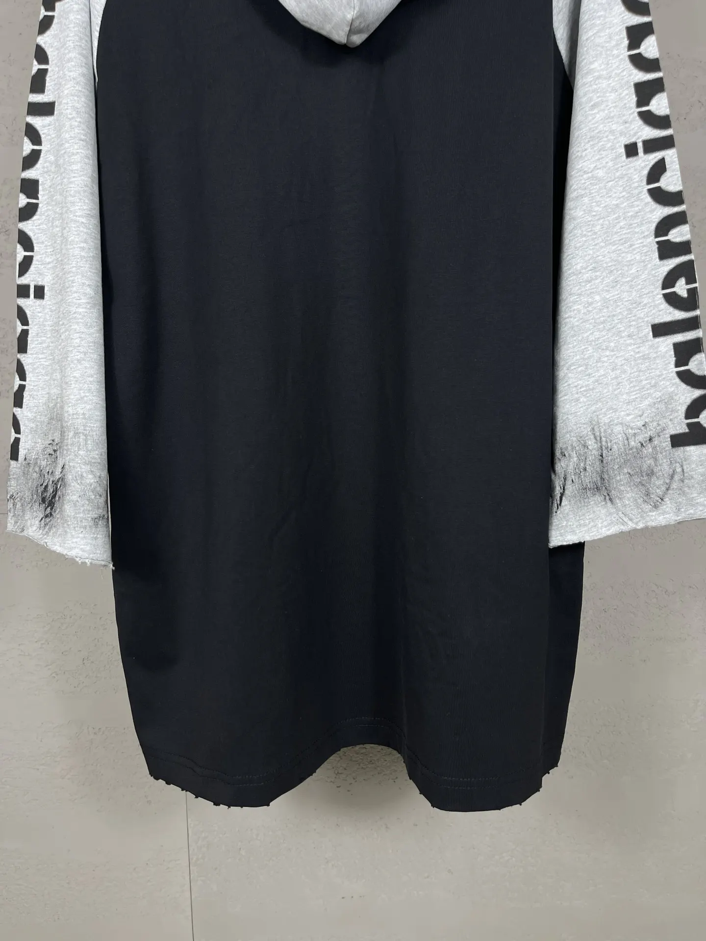 Balenciaga T恤 黑灰色