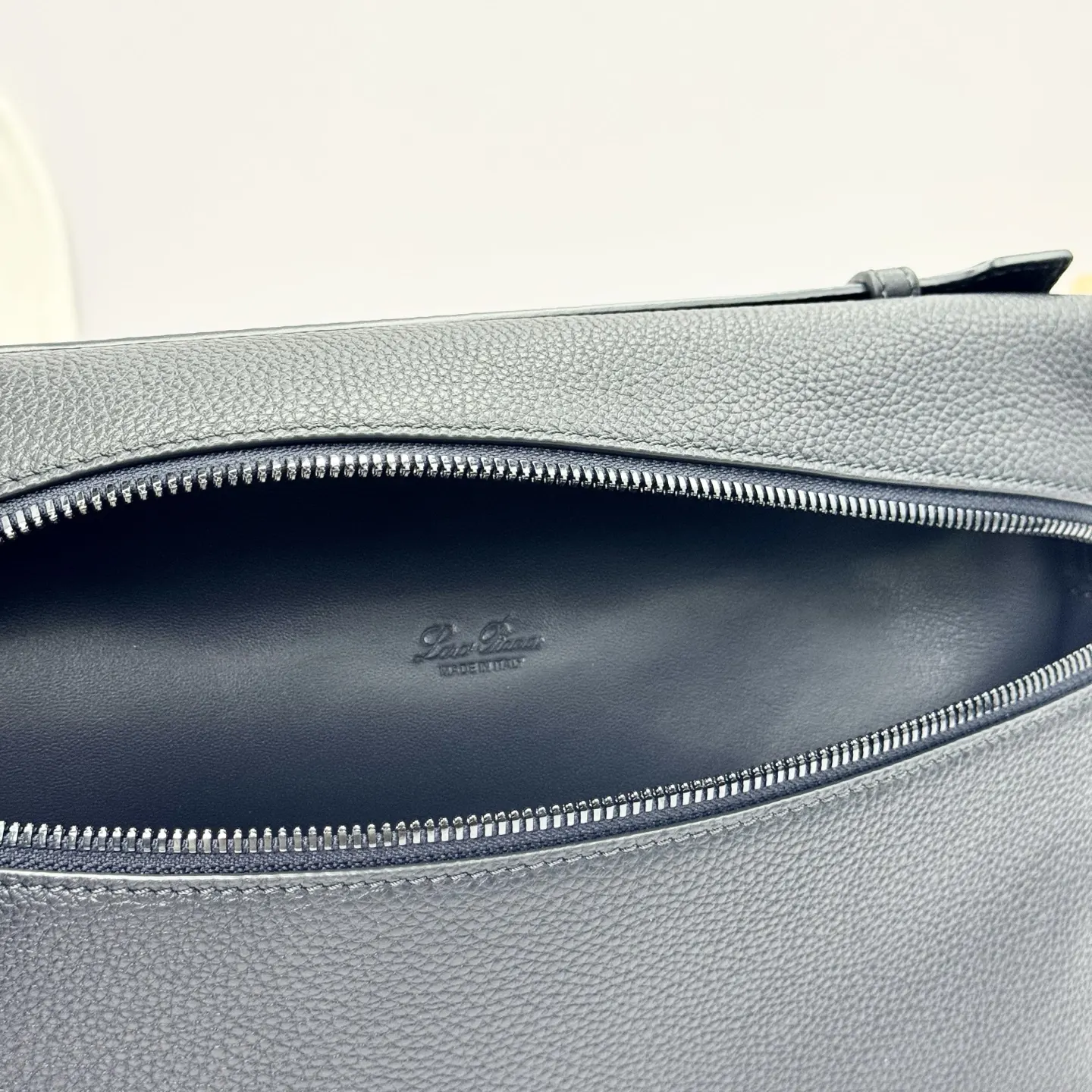 牛皮 Loro piana 诺悠翩雅 Extra 手拿包 精致手拿款