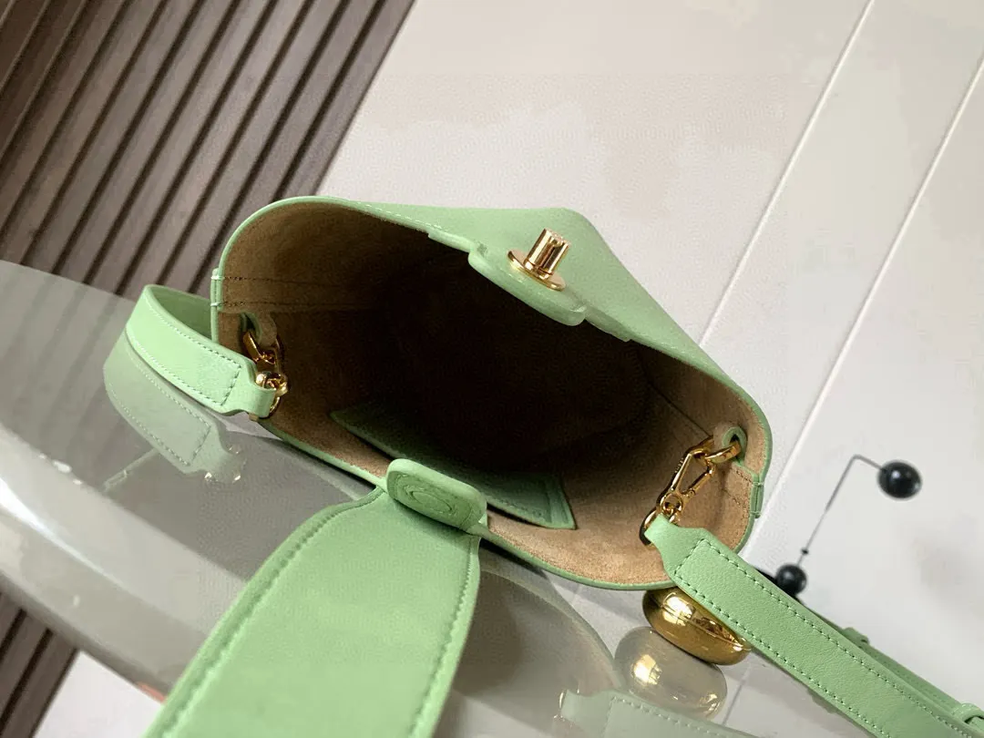 Bucket Bag Casual Leather Image 9 Bucket Bag Casual Leather Image 9