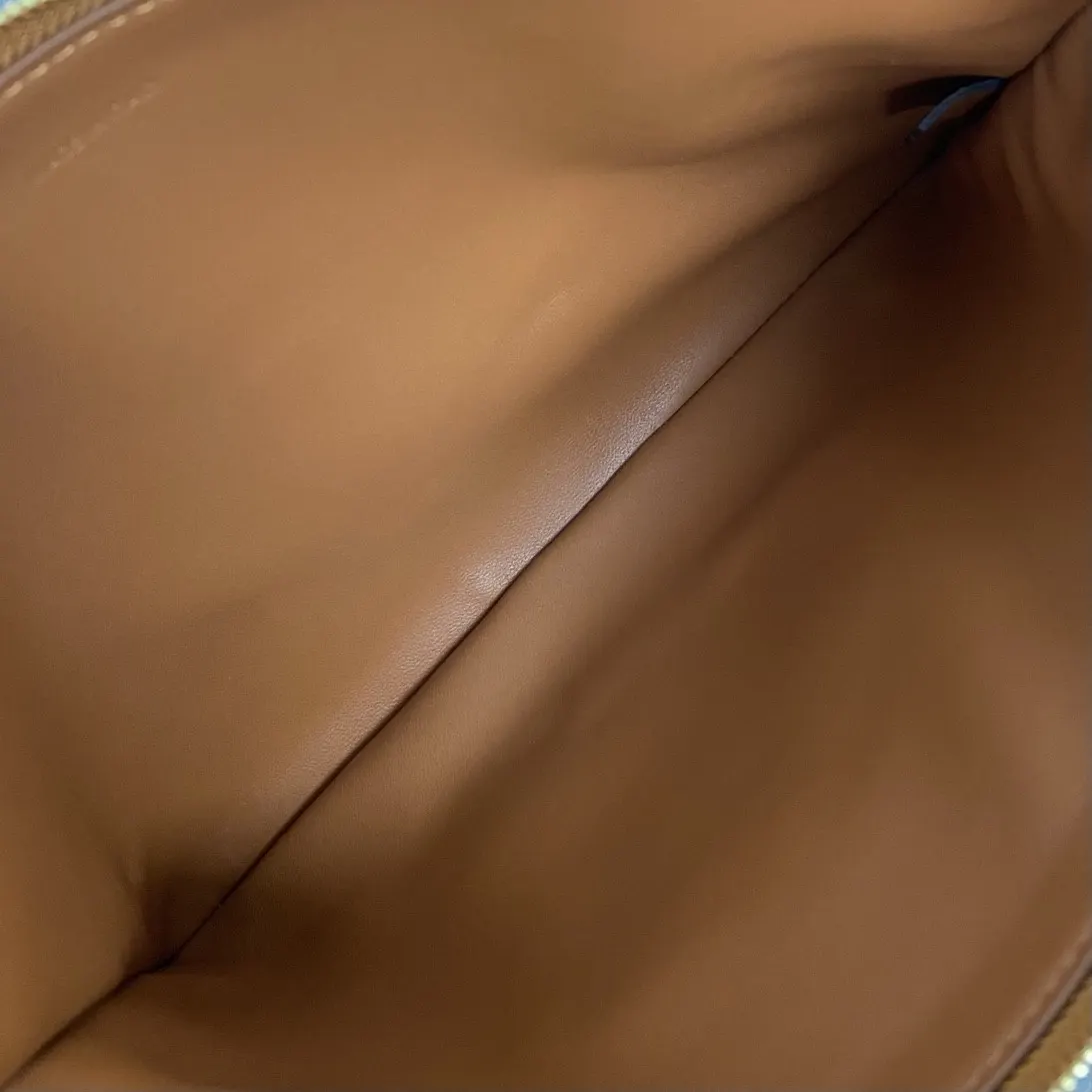 Celine 牛皮 手拿包 Ce手拿包 牛皮簡約风单品 精致手拿款(數字8) Celine 牛皮 手拿包 Ce手拿包 牛皮簡約风单品 精致手拿款(數字8)