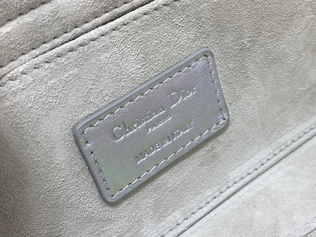 Dior 羊皮 进口 羊皮 内里采用 真羊皮绒横款戴妃包 镭射銀 手提包 通勤手提款
