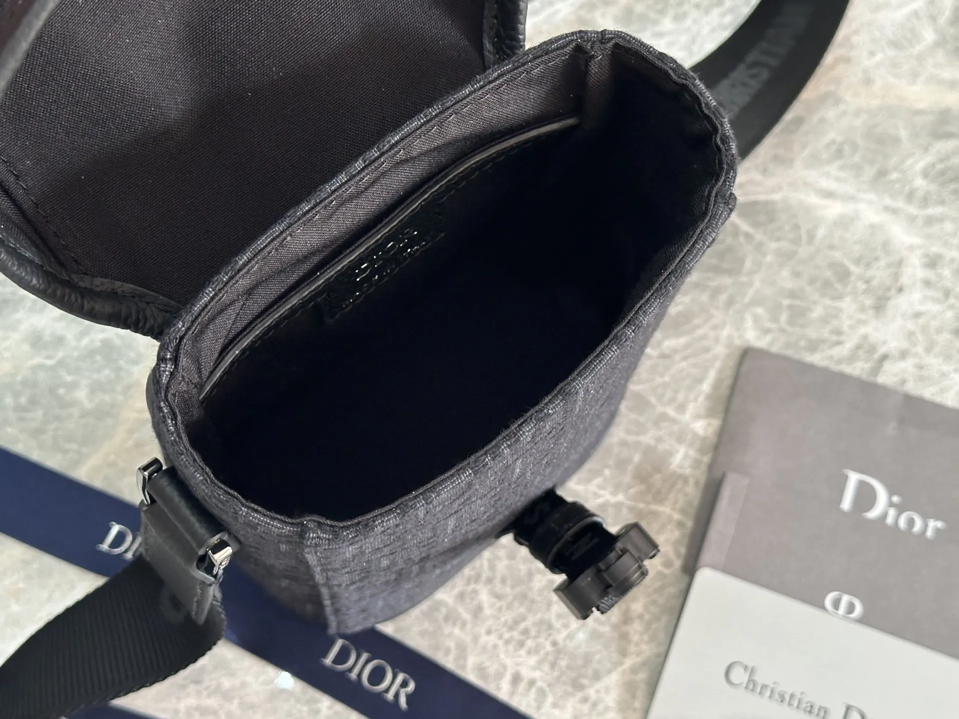 Dior 黑色蕾丝圆筒水桶包 斜挎