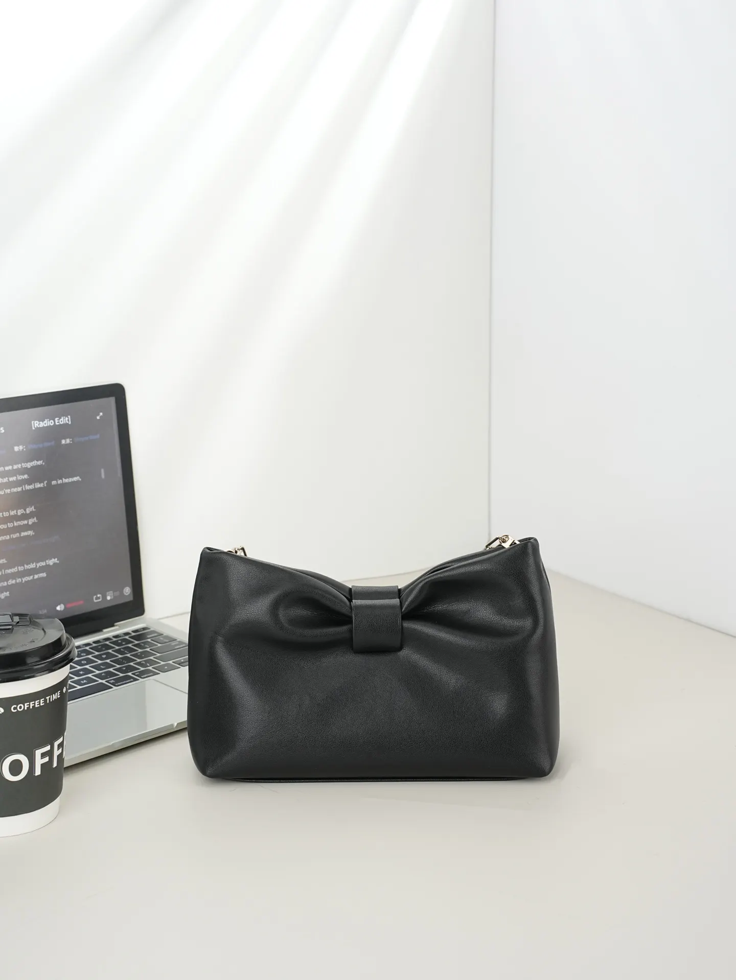 Dior 金色 羊皮 中号款式 可肩背或手拿 链条包 精致链条款