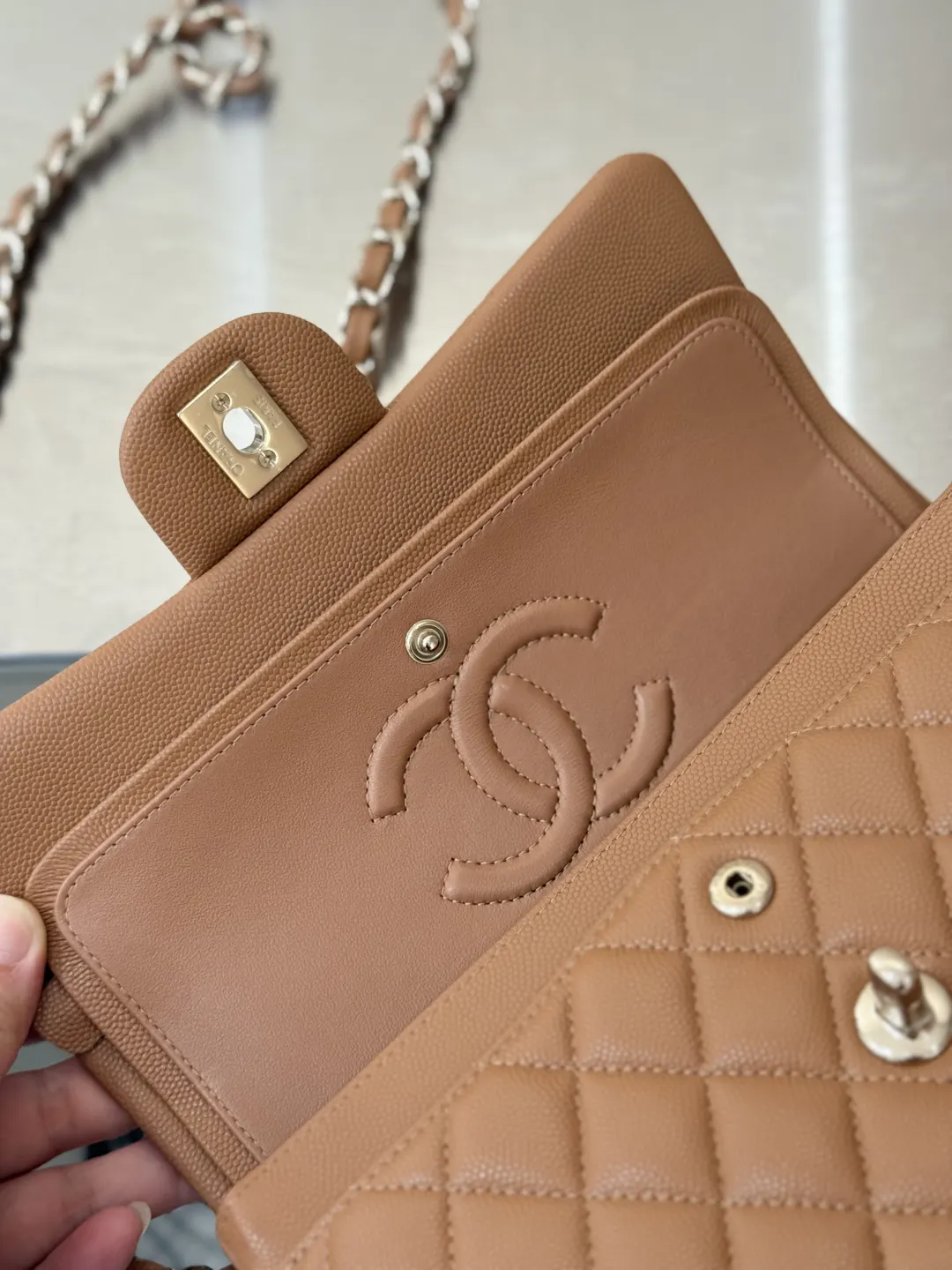 Chain Bag Leather Image 9 Chain Bag Leather Image 9