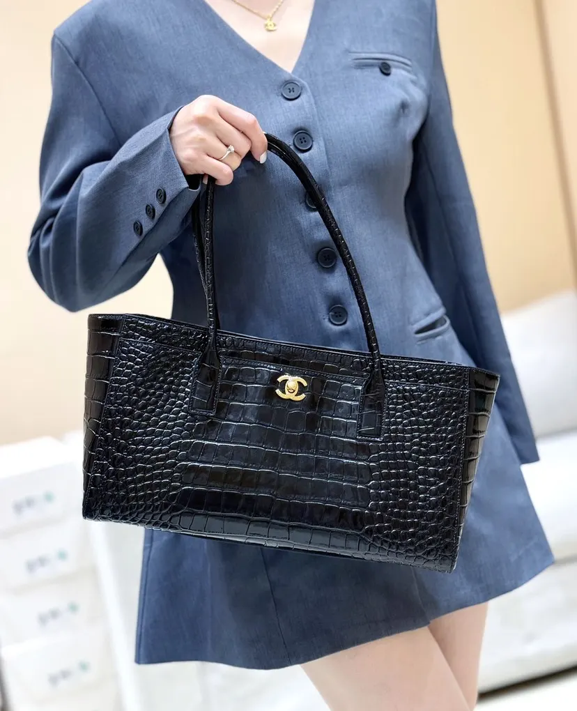 鳄鱼纹 ​S​​​ ​春夏系列 ​​ ​Chan​e 托特包 大容量托特款