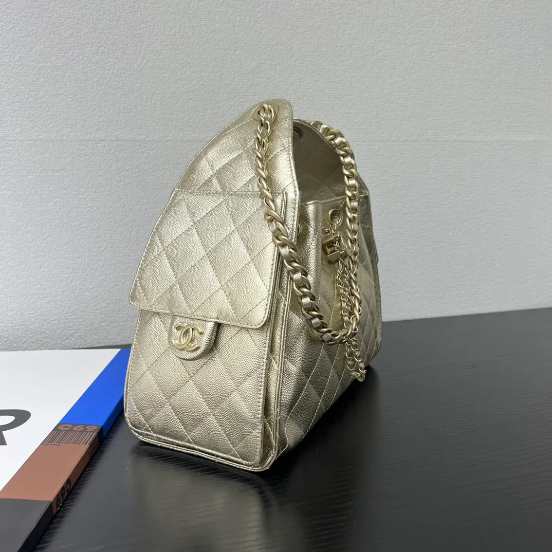 CHANEL 金色牛皮Hobo腋下包 金链款