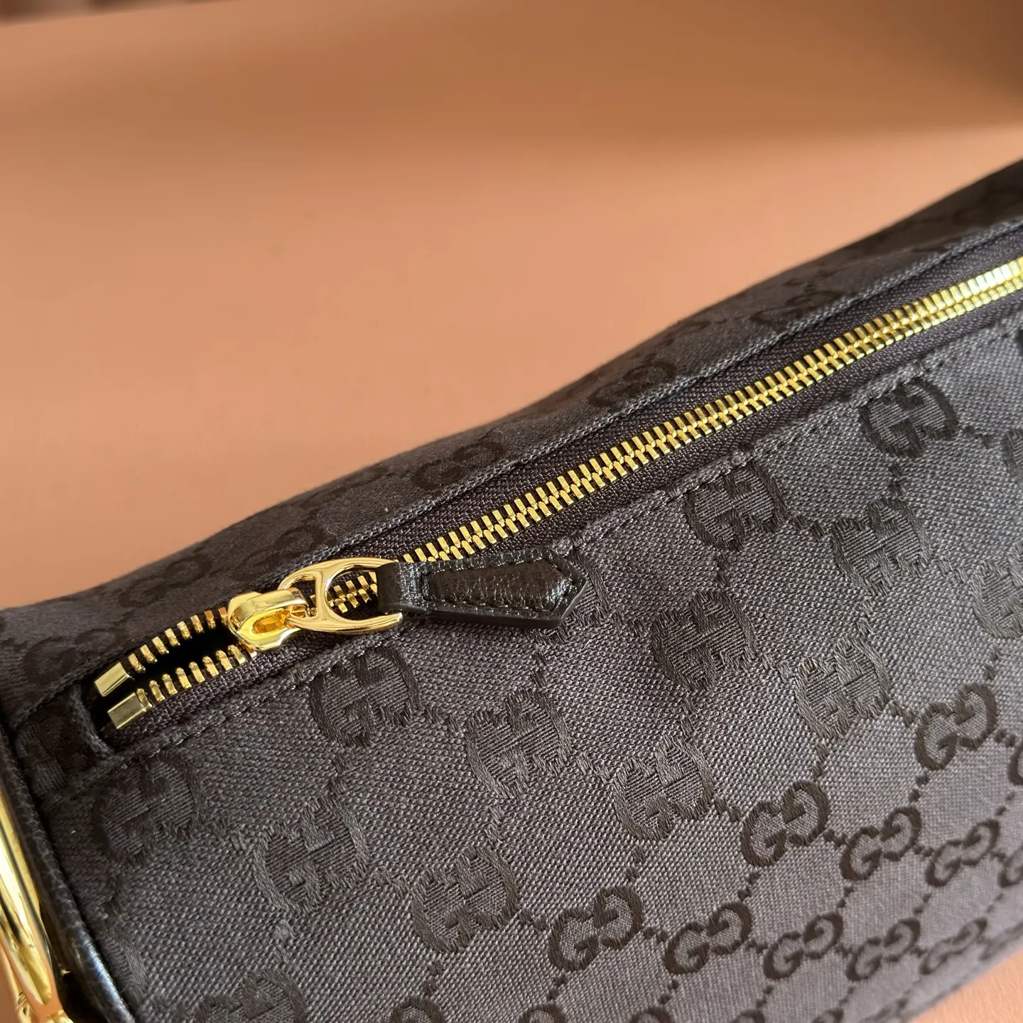 Gucci 棕色 金色 牛皮 腋下包 復古腋下背款