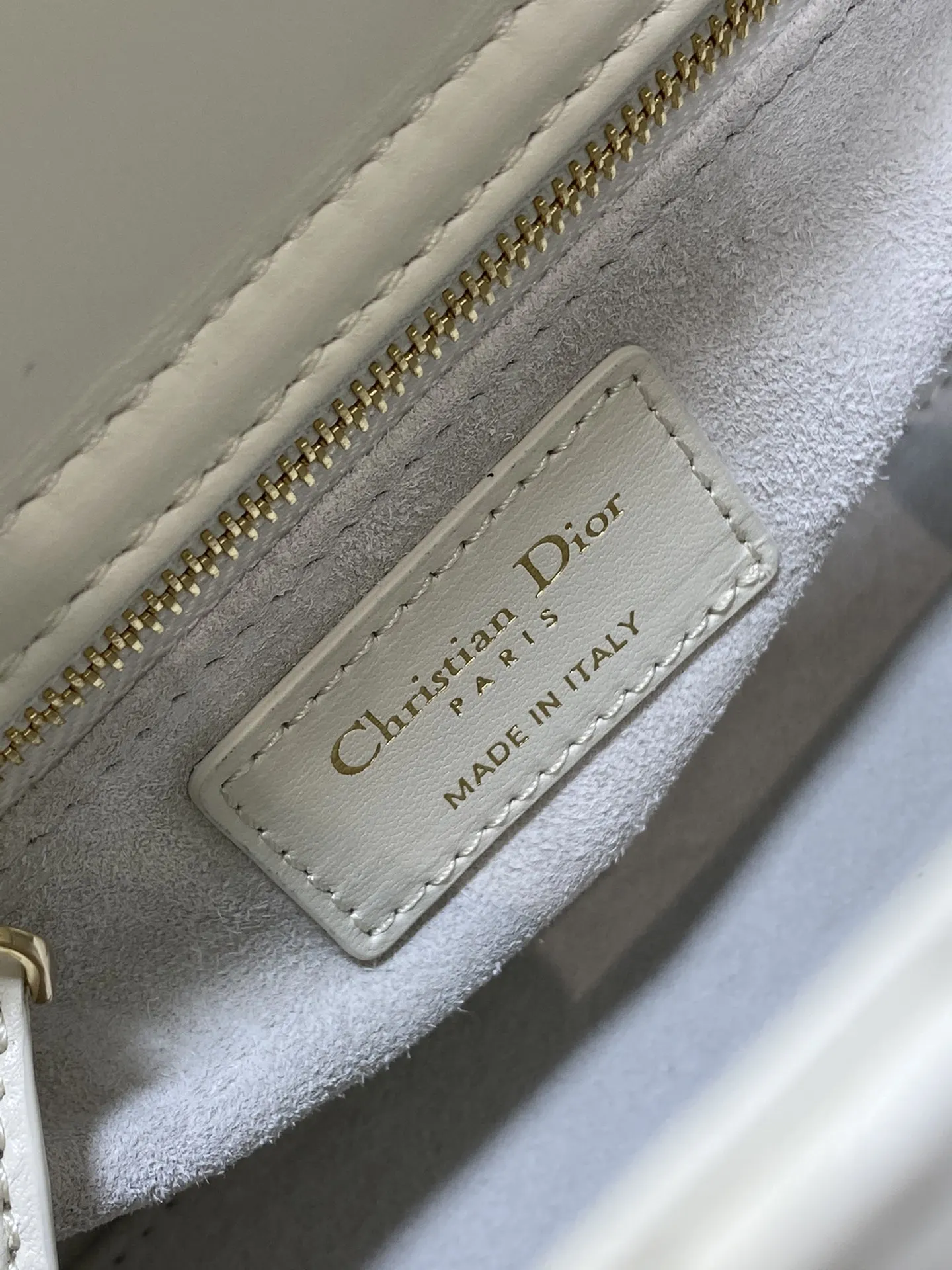 Dior 羊皮 迷人优雅又气场十足 斜挎手拎也是女人味十足 經典 斜背包 輕便斜挎款