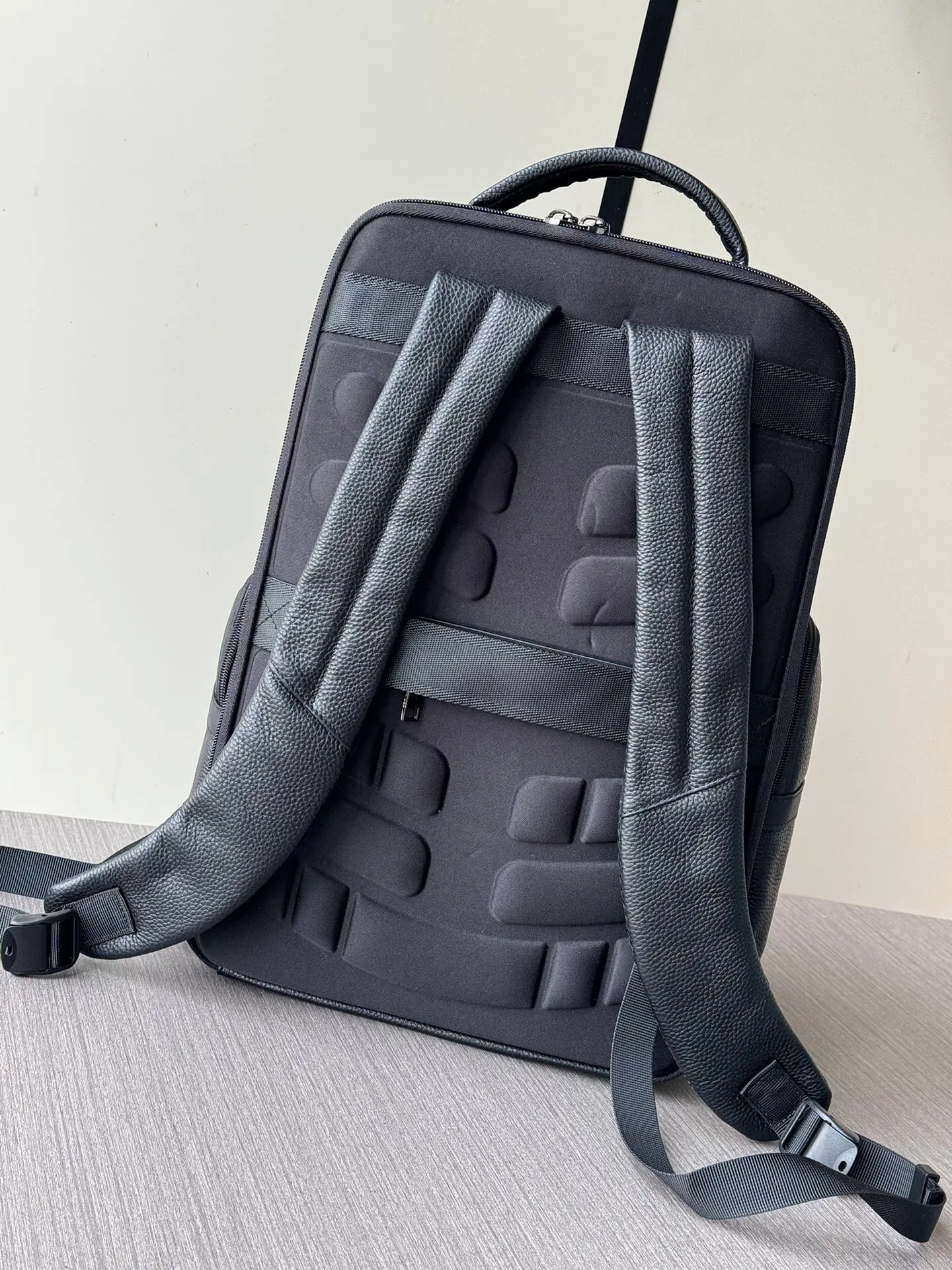 Prada 黑色 小牛皮 行李箱 旅行拉杆款 輕便出行款
