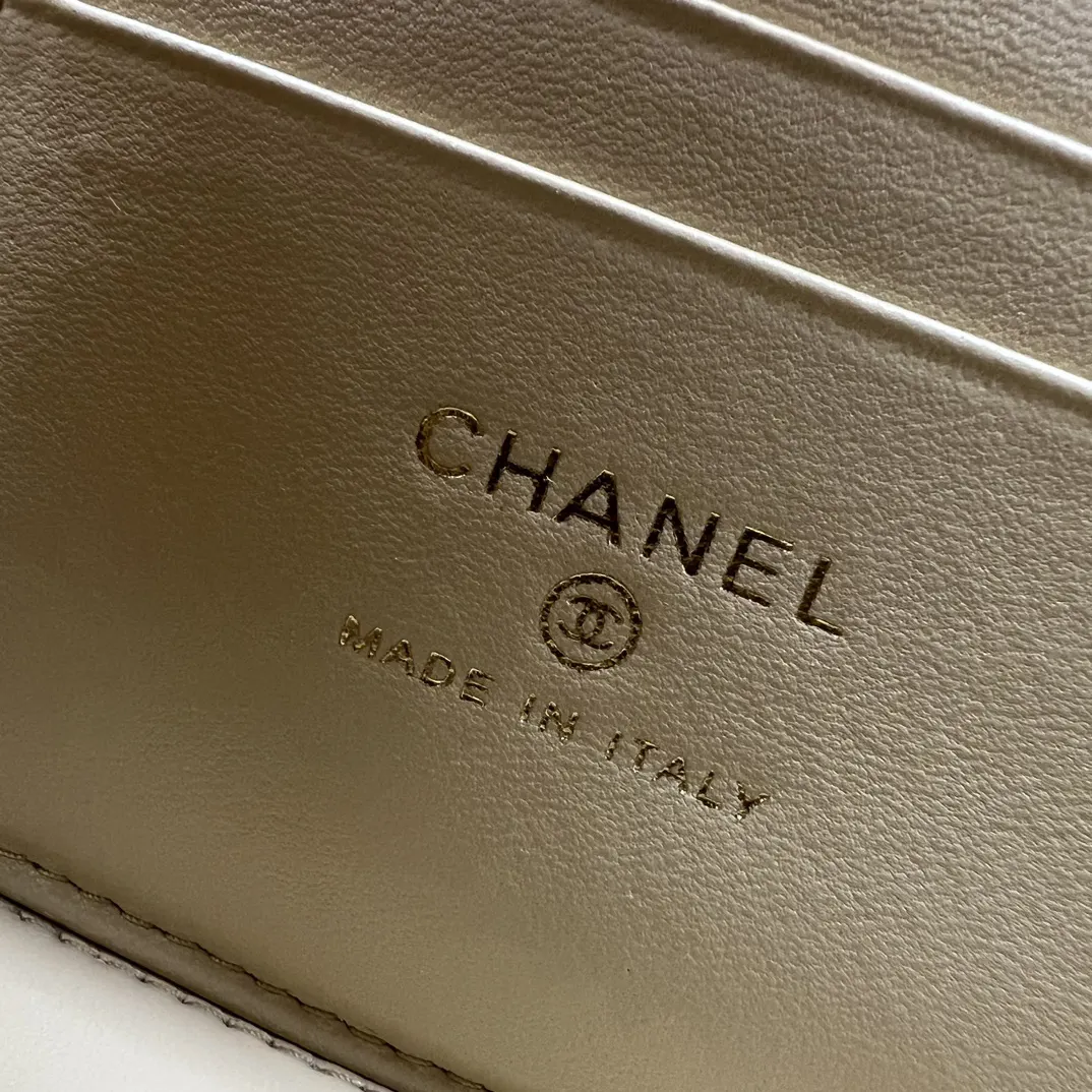 CHANEL 19 Bag 米色羊皮菱格链条包 金链款