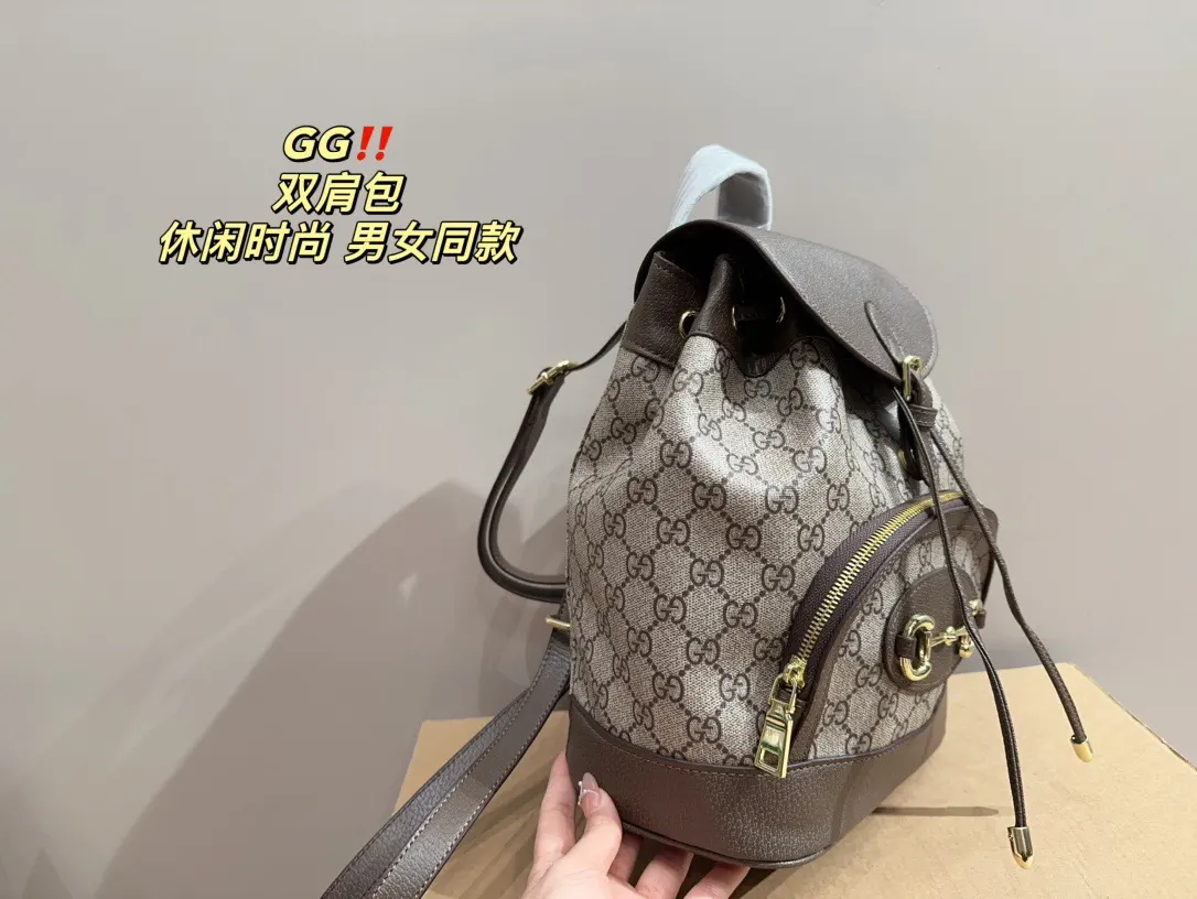 尺寸 Gucci 双肩包 质感很高级 容 实用双肩款